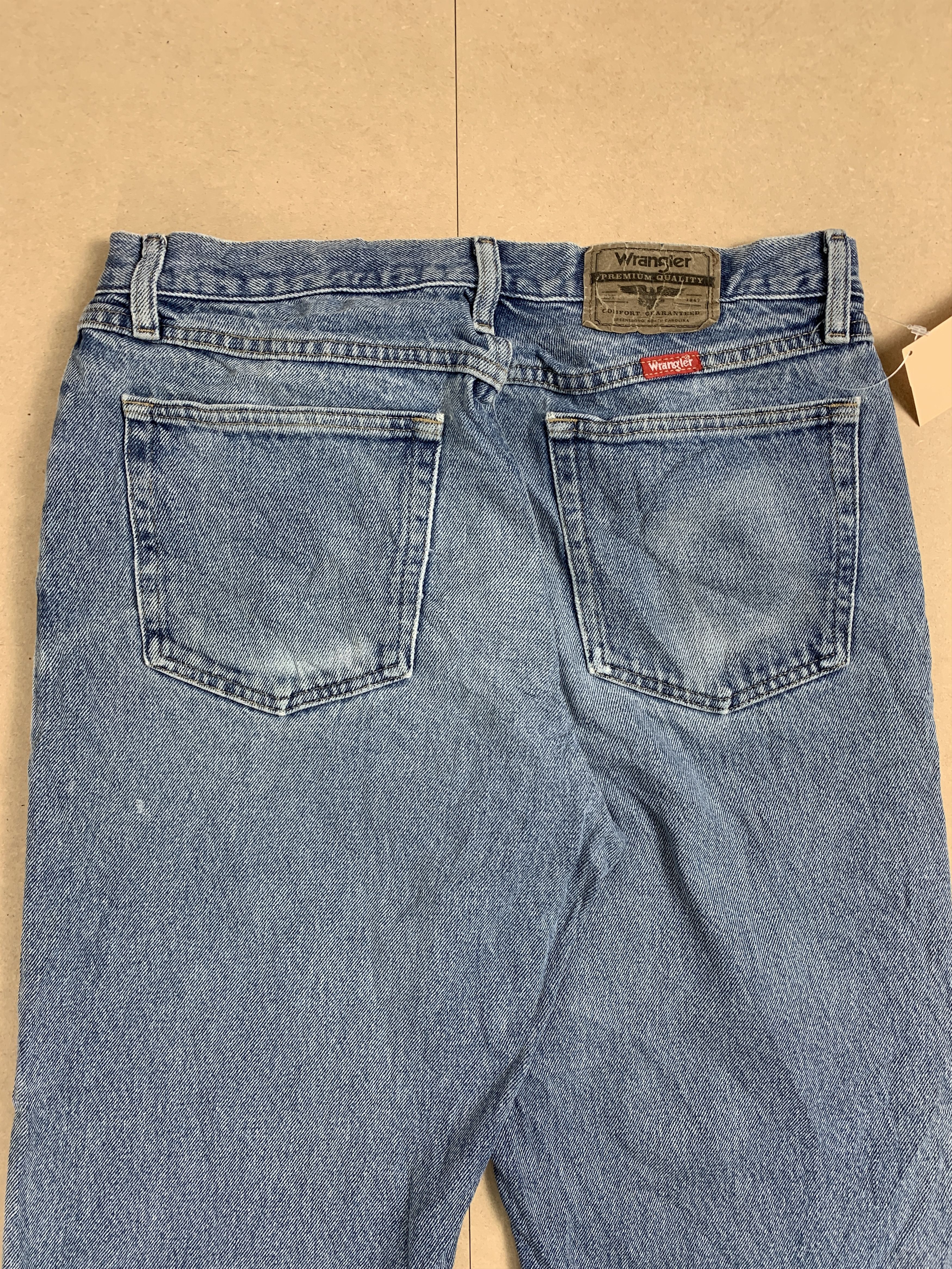 Vintage × Wrangler Vintage 90s WRANGLER Faded Mid Wash Straight Cut Jeans Size US 32 / EU 48 - 6 Thumbnail