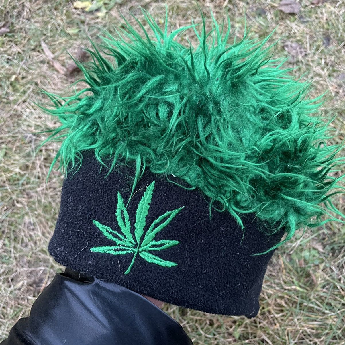 Vintage Vintage 90s Mohair Beanie Cannabis Leaf Streetwear Drip OS Size ONE SIZE - 3 Thumbnail