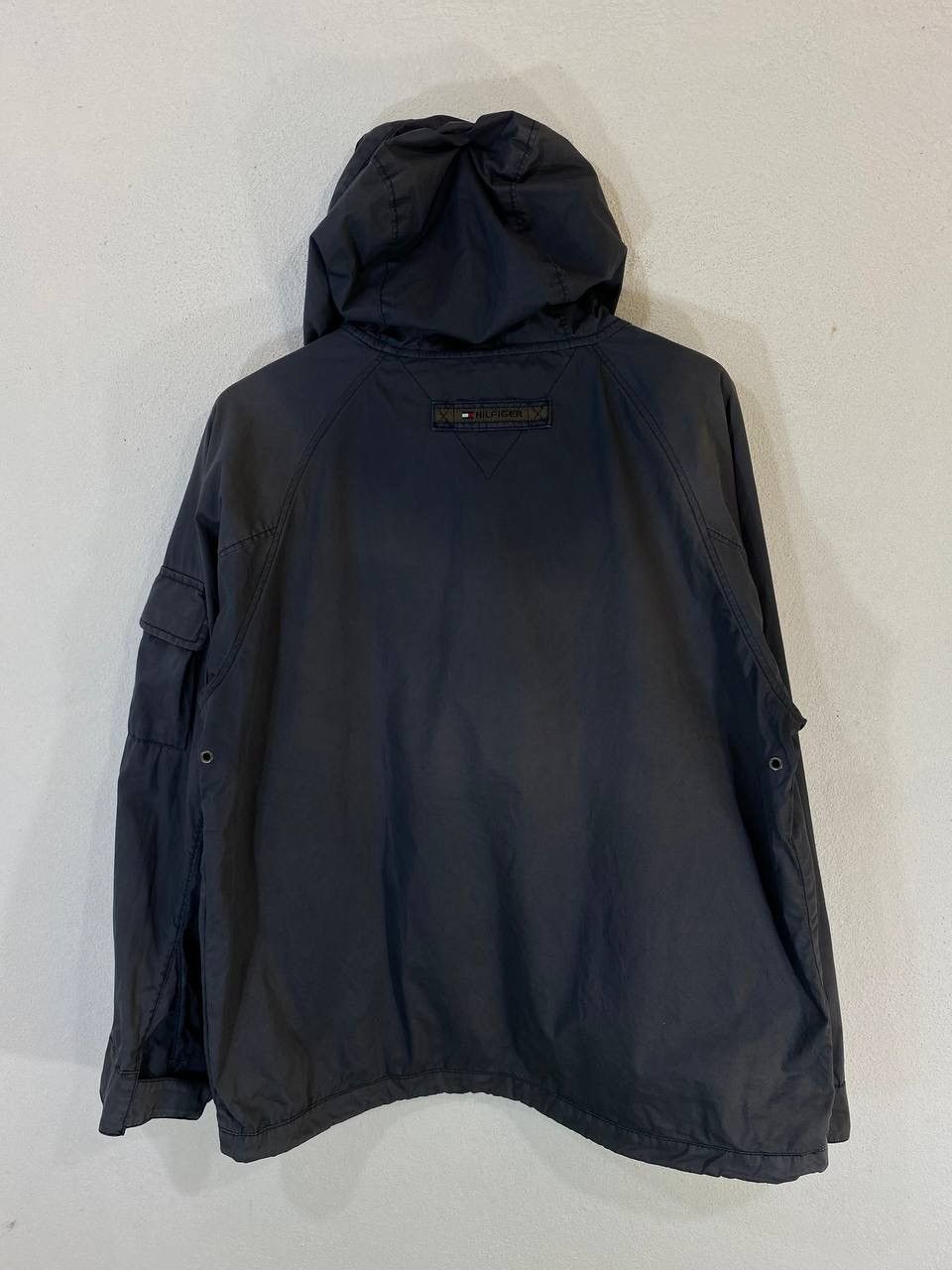 Tommy Hilfiger Vintage Tommy Hilfiger Half Zipper anorak Jacket Nice Design Size US S / EU 44-46 / 1 - 2 Thumbnail