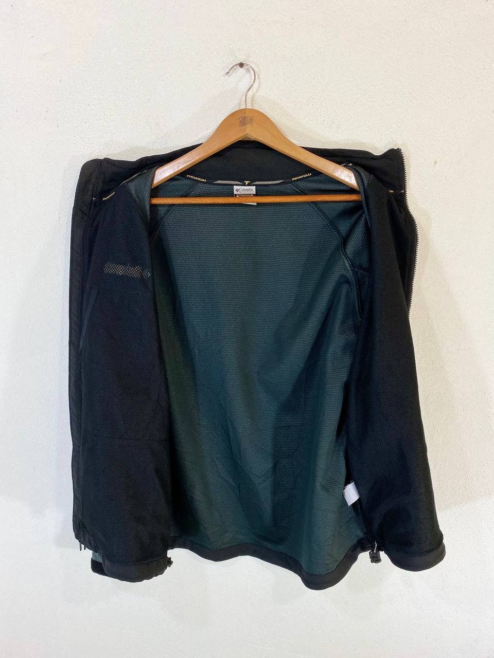 Columbia Vintage Columbia Titanium Fleece Jacket Windstopper Size US L / EU 52-54 / 3 - 3 Thumbnail