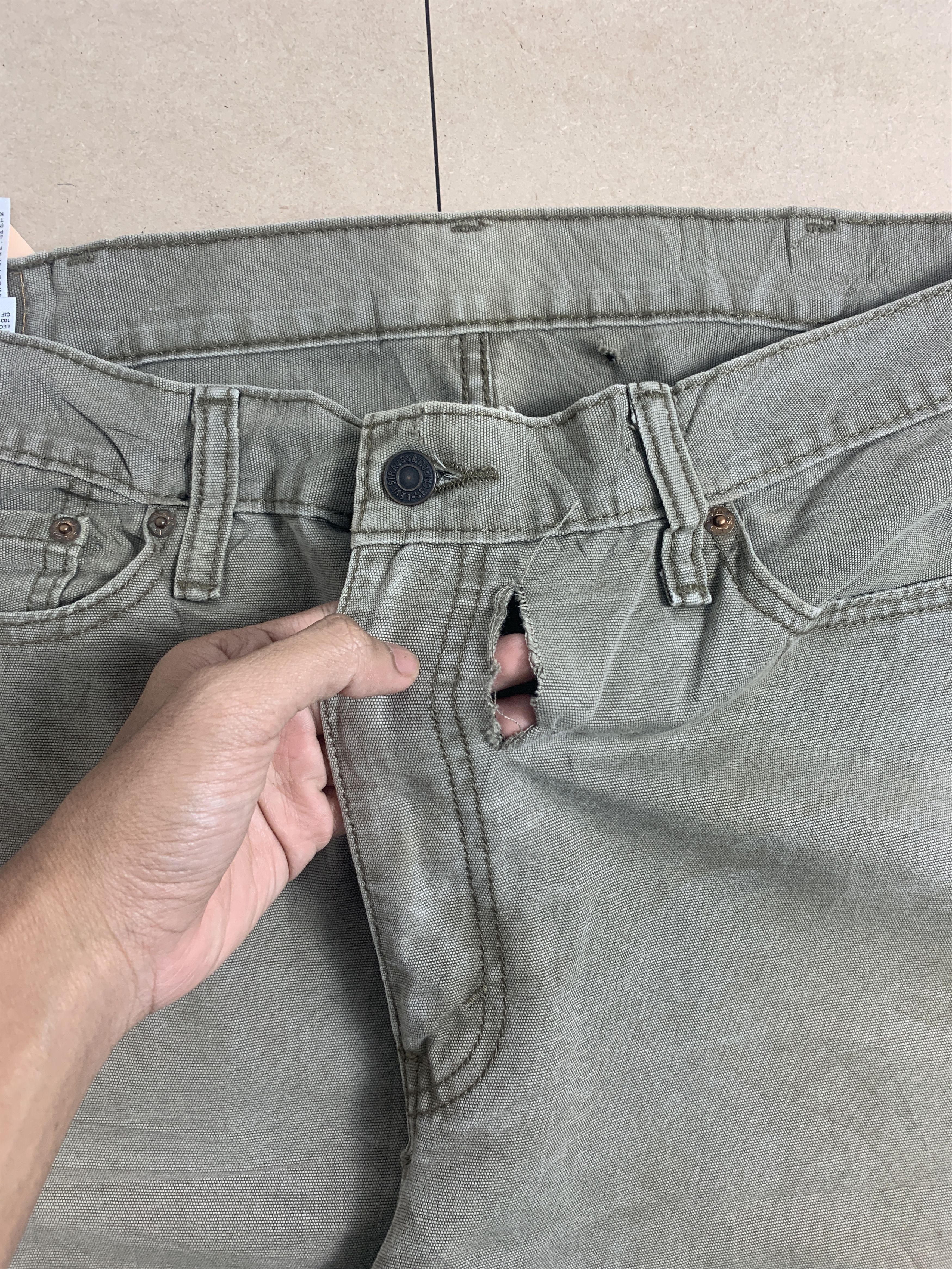 Levi's VIntage LEVI'S 514 White Tag Loose Straight Cut Jeans P0071 Size US 37 - 5 Thumbnail