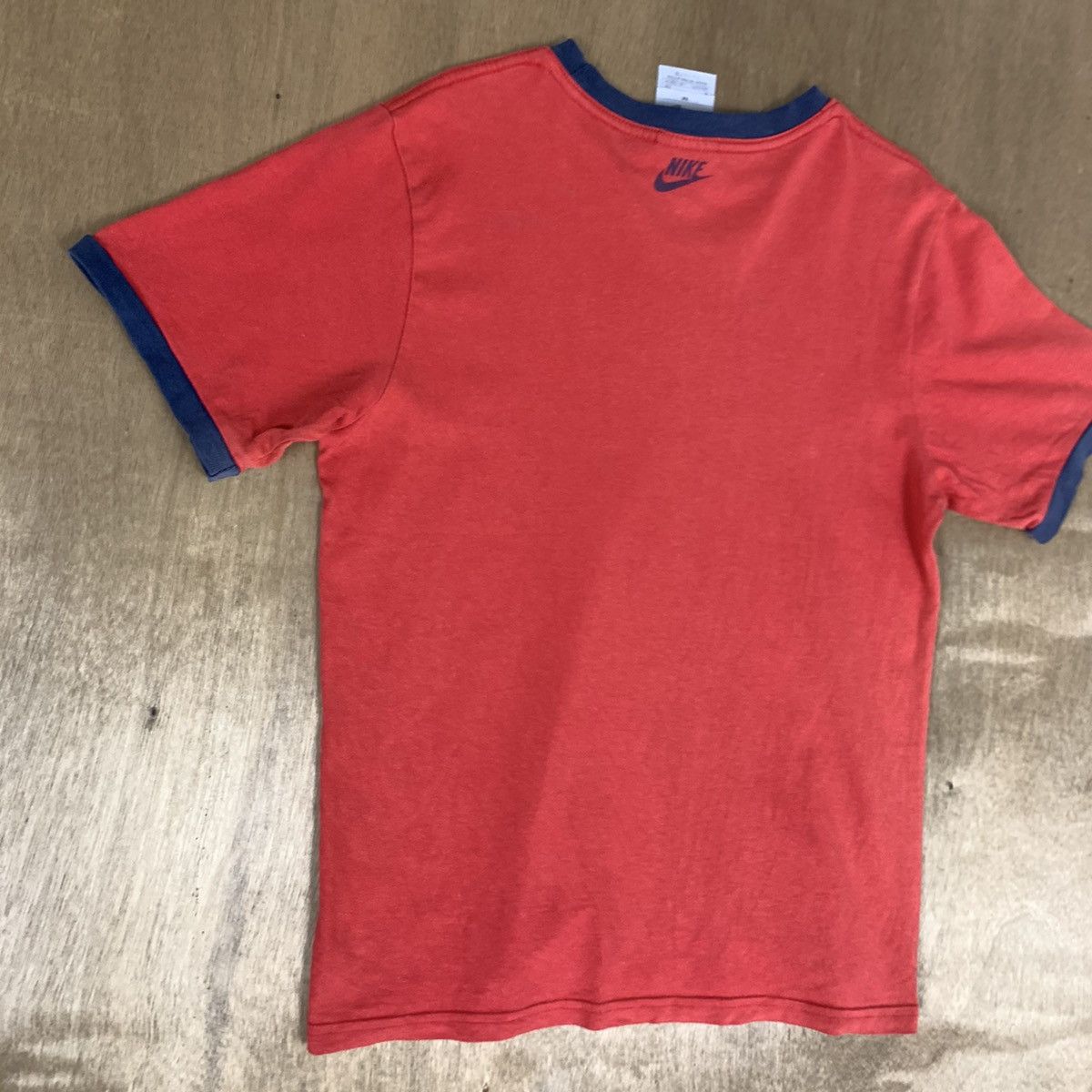 American Stitch × Nike × Sports Specialties NIKE Ringer Swoosh Center Big Logo Graphic Sportwear Tshirt Size US S / EU 44-46 / 1 - 12 Thumbnail