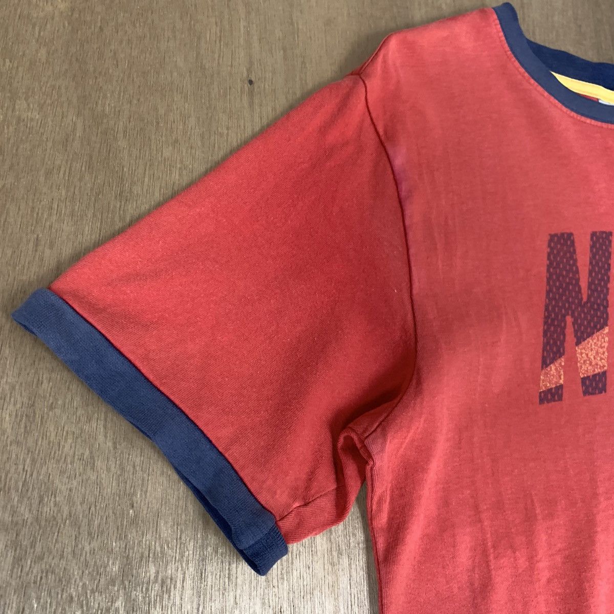 American Stitch × Nike × Sports Specialties NIKE Ringer Swoosh Center Big Logo Graphic Sportwear Tshirt Size US S / EU 44-46 / 1 - 8 Thumbnail
