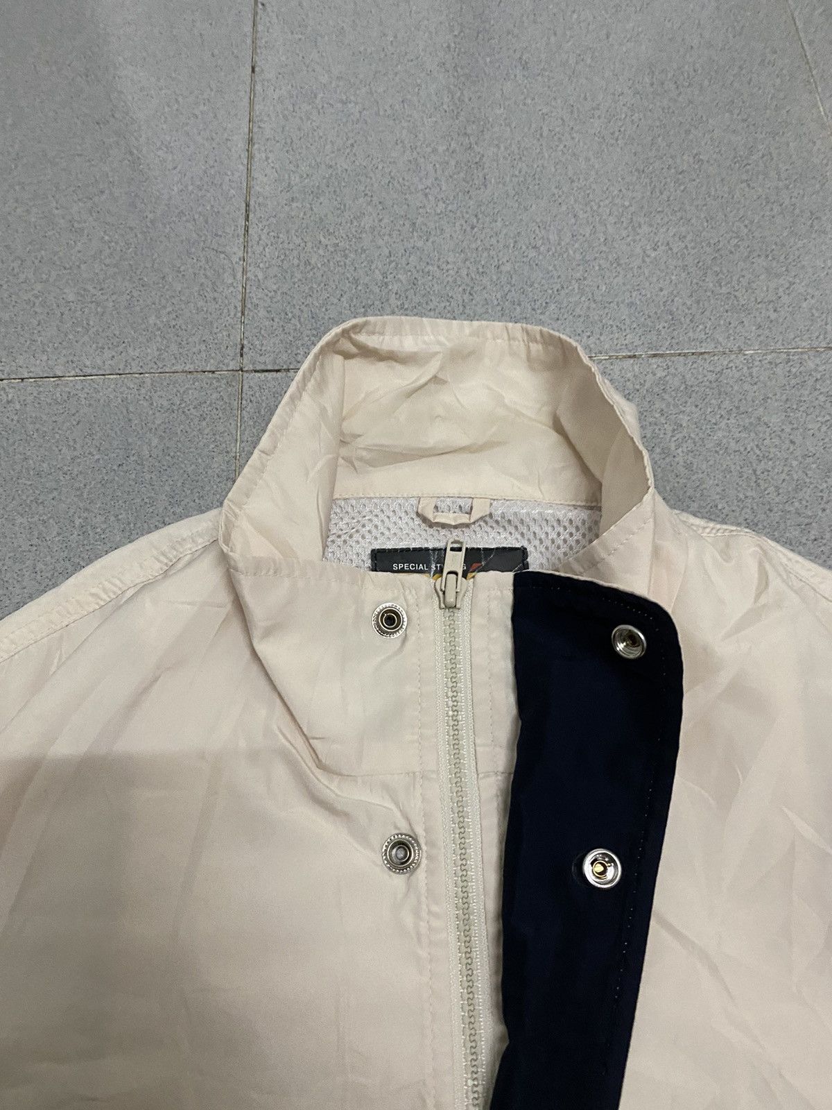 Vintage Vintage Toyota L&F Biglogo Light Jacket Size US L / EU 52-54 / 3 - 5 Thumbnail