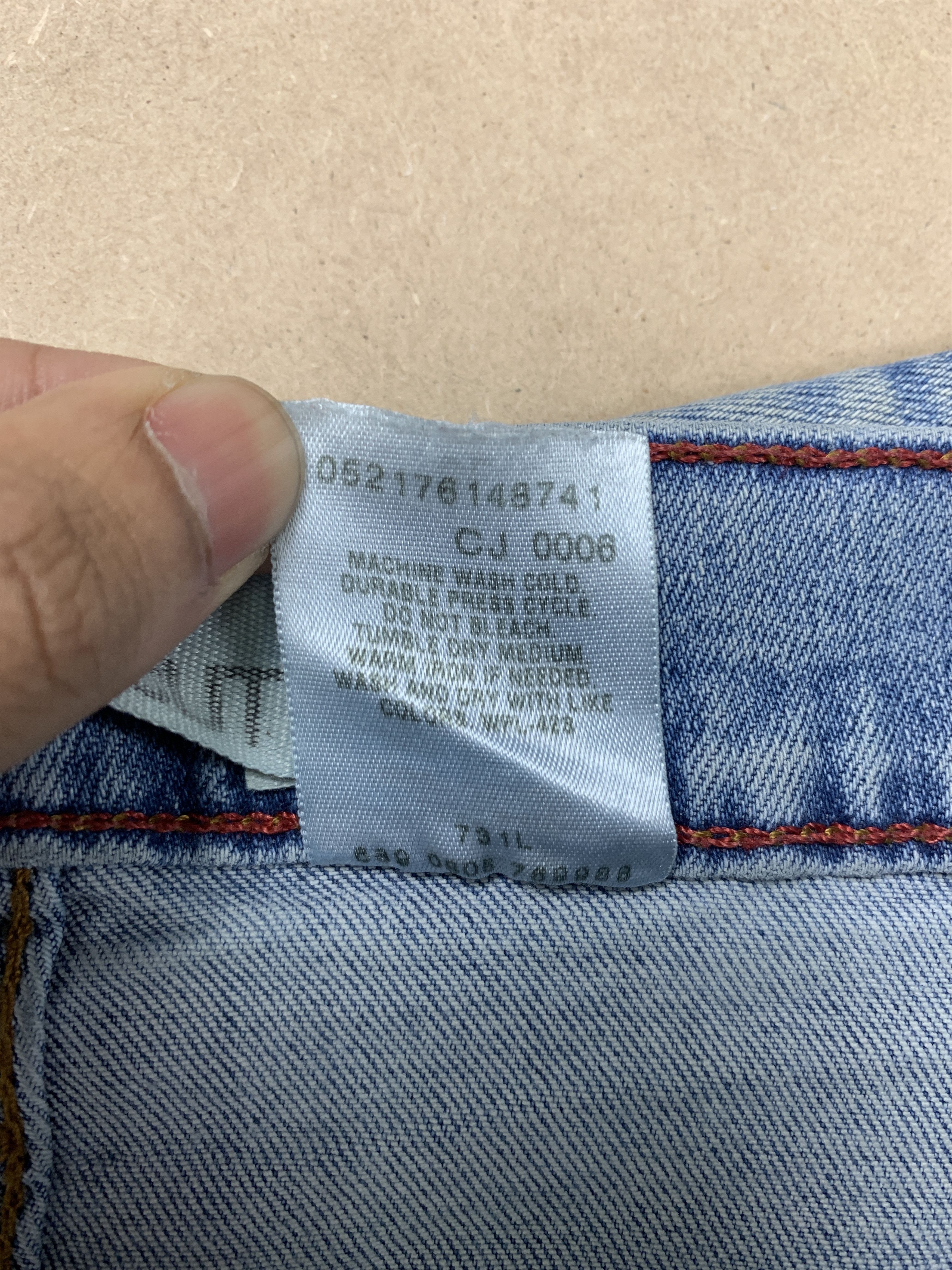 Levi's Vintage Levis 550 Boot Cut Stone Wash Jeans Size US 28 / EU 44 - 13 Thumbnail