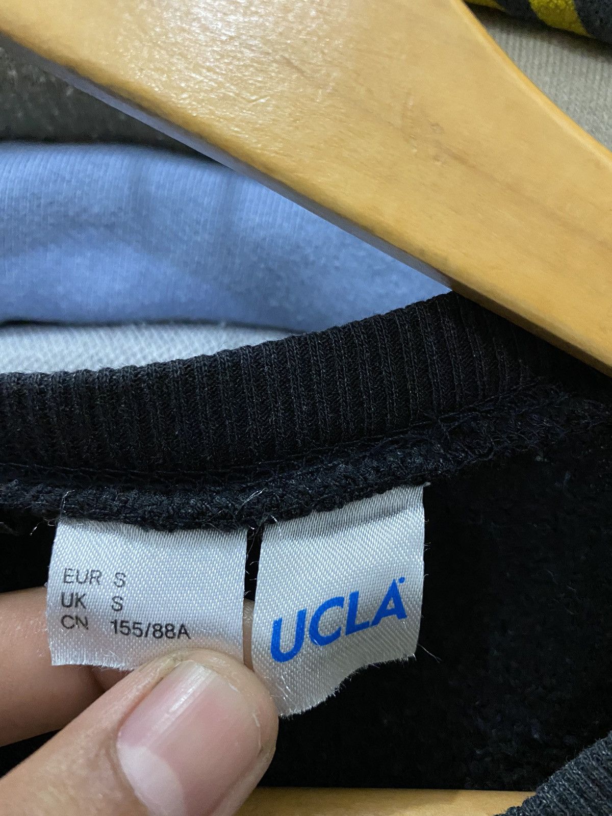 Vintage Vintage UCLA Sweater big logo Size US S / EU 44-46 / 1 - 5 Thumbnail