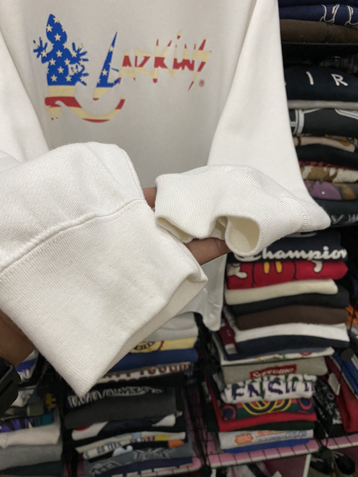 Japanese Brand Larkins american culture sweater big logo Size US L / EU 52-54 / 3 - 4 Thumbnail
