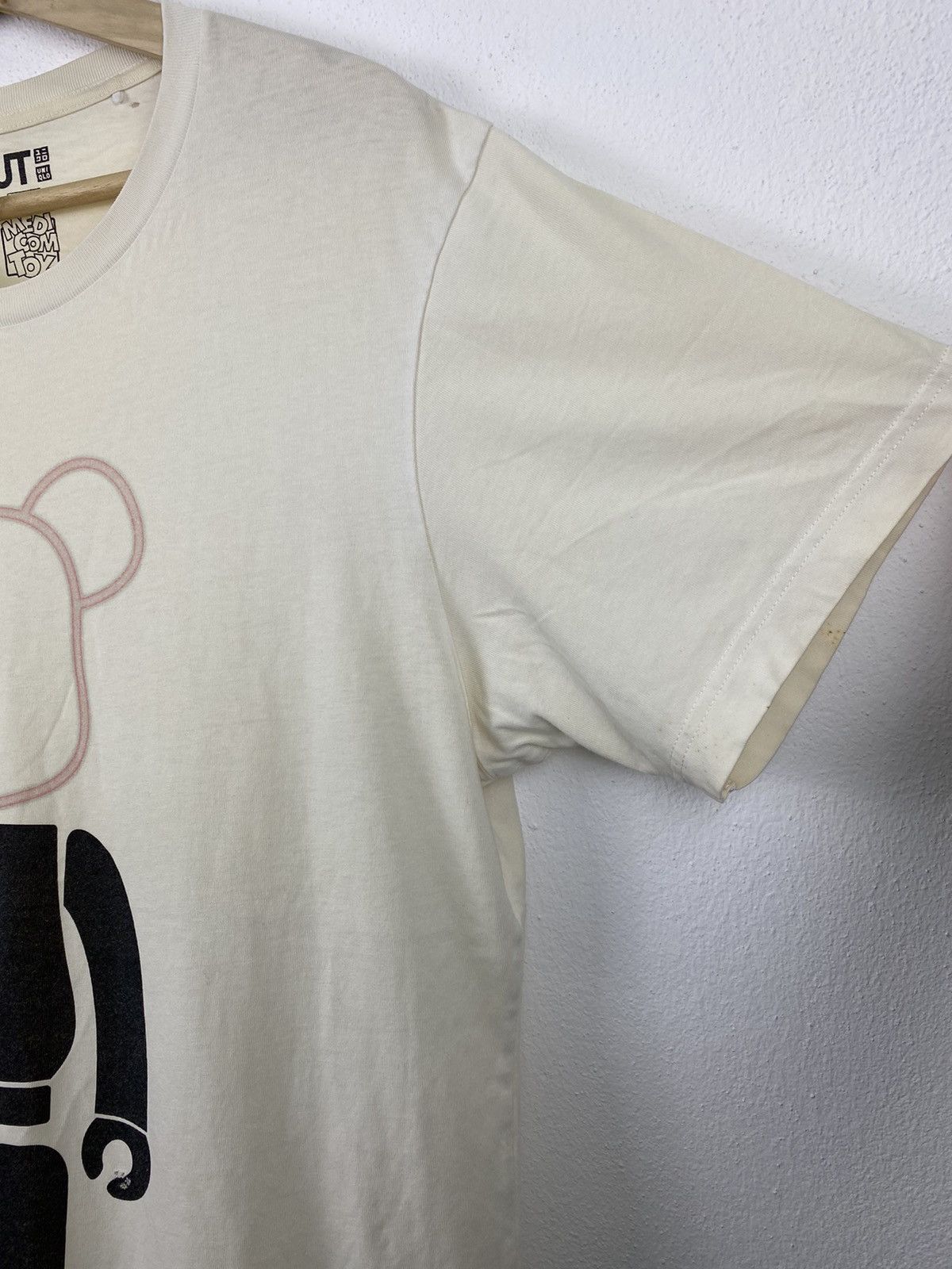 Medicom Toy × Uniqlo Uniqlo x Medicomtoy bearbrick big logo t-shirt Size US XL / EU 56 / 4 - 5 Thumbnail