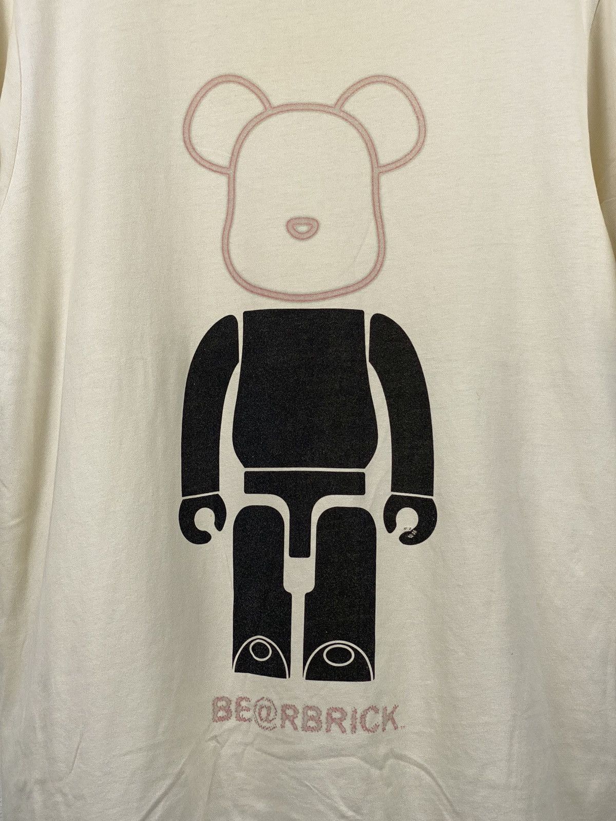 Medicom Toy × Uniqlo Uniqlo x Medicomtoy bearbrick big logo t-shirt Size US XL / EU 56 / 4 - 2 Thumbnail