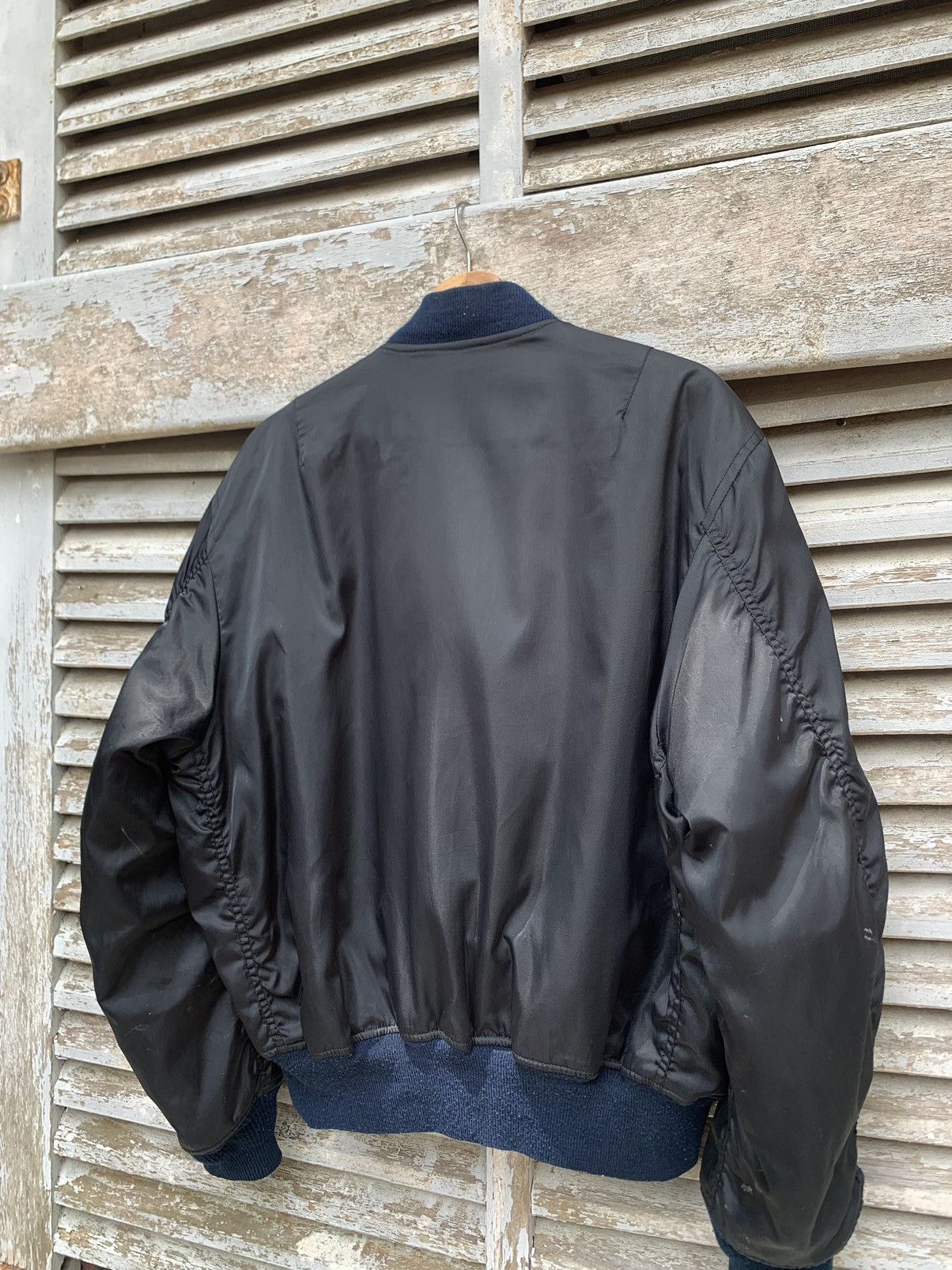 Vintage Vintage THRASHED Paint Splatter UNIQLO MA-1 Bomber Jacket Size US M / EU 48-50 / 2 - 8 Thumbnail