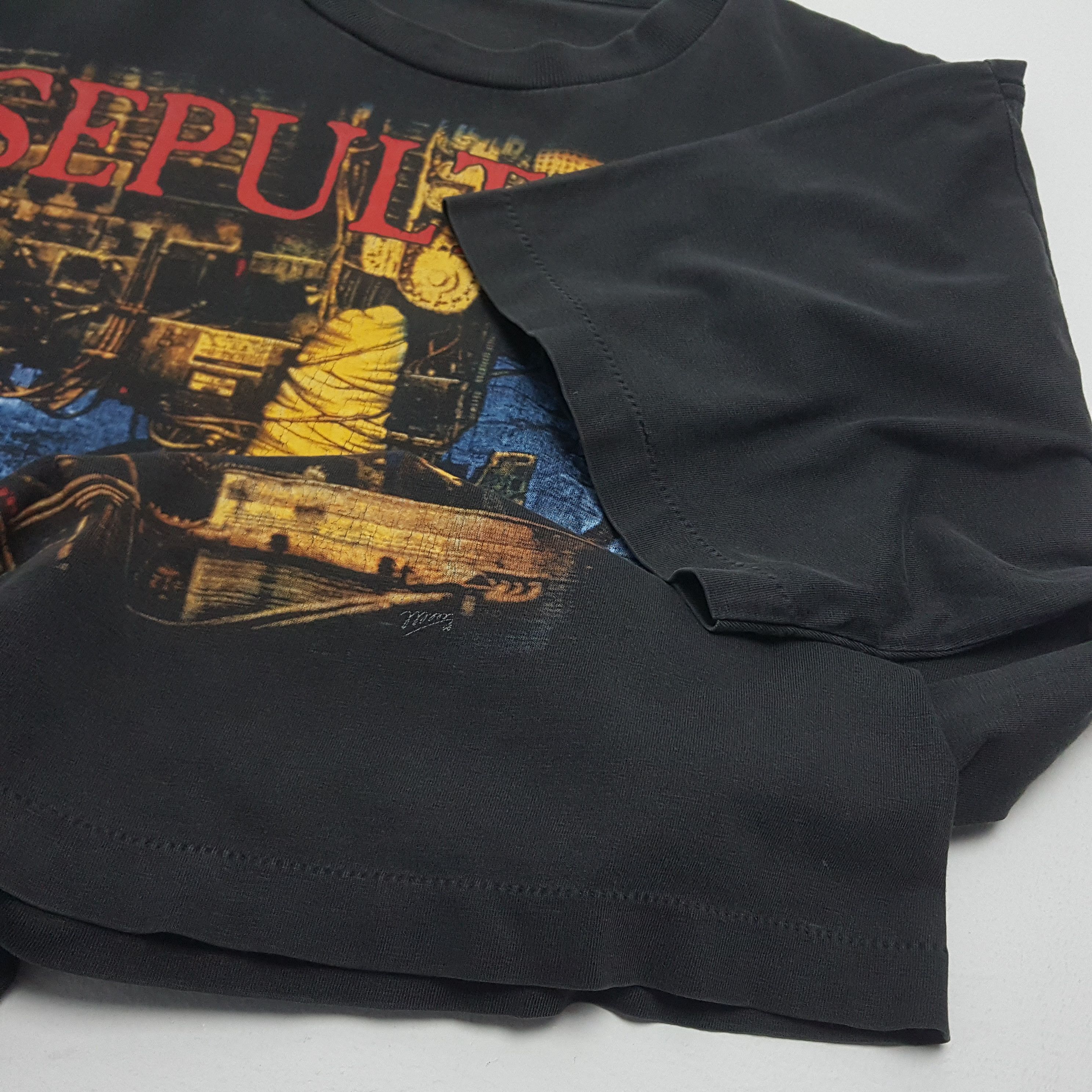 Band Tees × Vintage Vintage 90's SEPULTURA Brazilian Heavy Metal Band Tour Tees Size US L / EU 52-54 / 3 - 6 Thumbnail