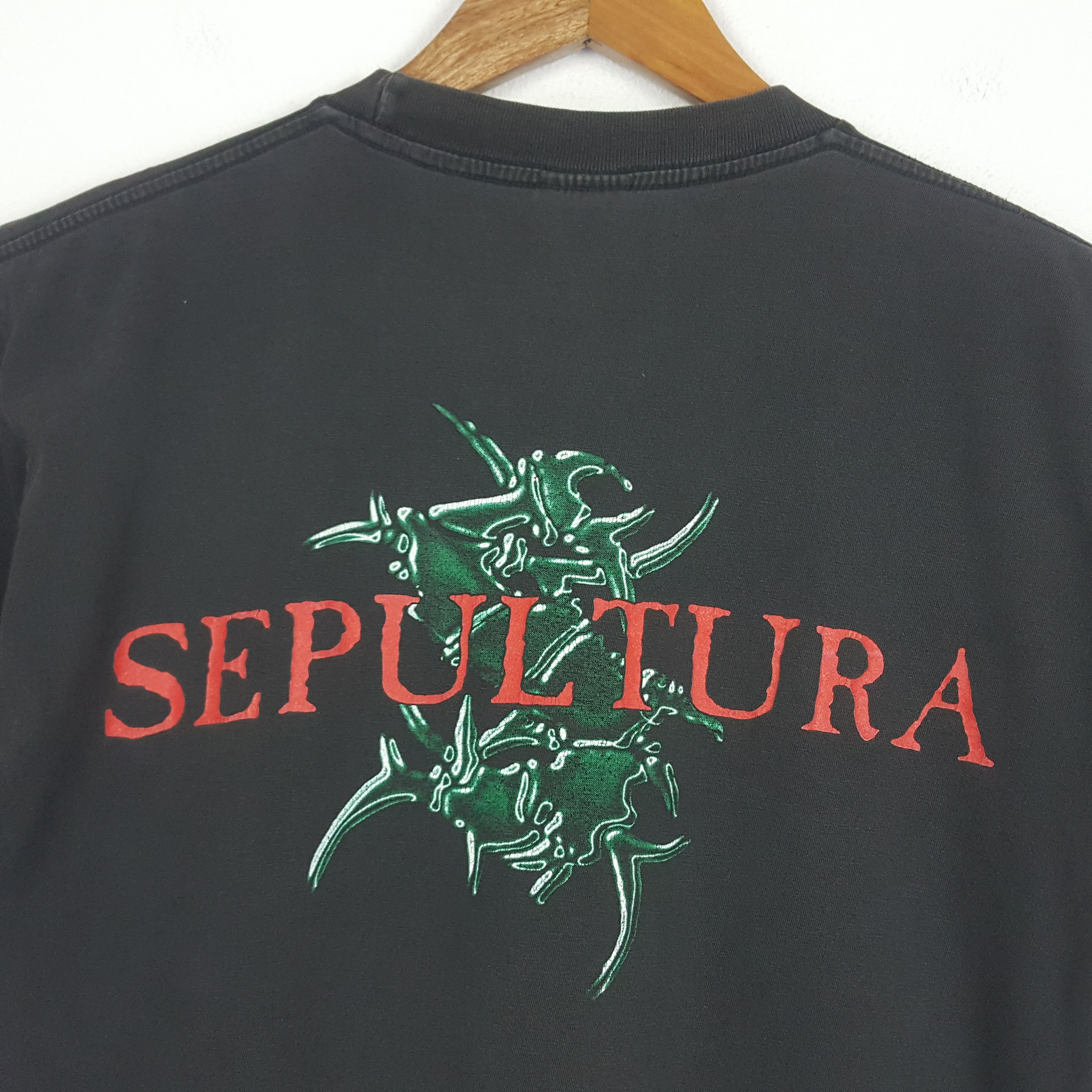 Band Tees × Vintage Vintage 90's SEPULTURA Brazilian Heavy Metal Band Tour Tees Size US L / EU 52-54 / 3 - 4 Thumbnail