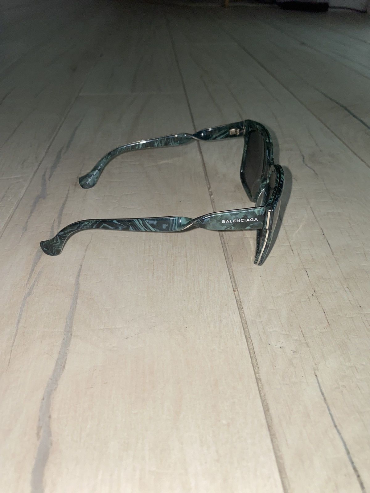 Balenciaga Balenciaga BA 53 61B Marble Geen Twisted Sunglasses Size ONE SIZE - 3 Thumbnail