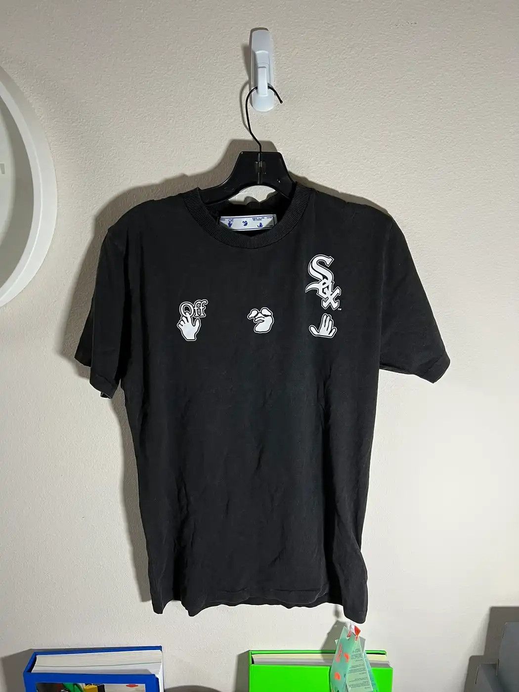 image of Off-White Mlb Chicago White Sox T-Shirt in Black, Men's (Size Small)