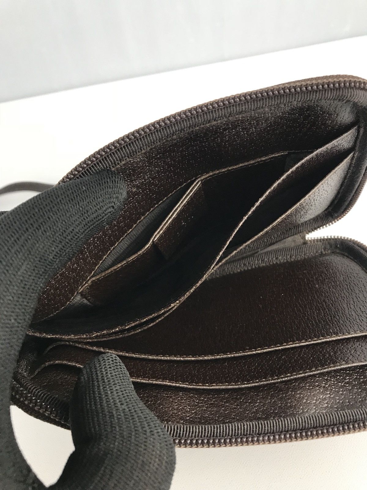 Gucci 🔥Rare item🔥Gucci GG Monogram mini slingbag Size ONE SIZE - 6 Thumbnail
