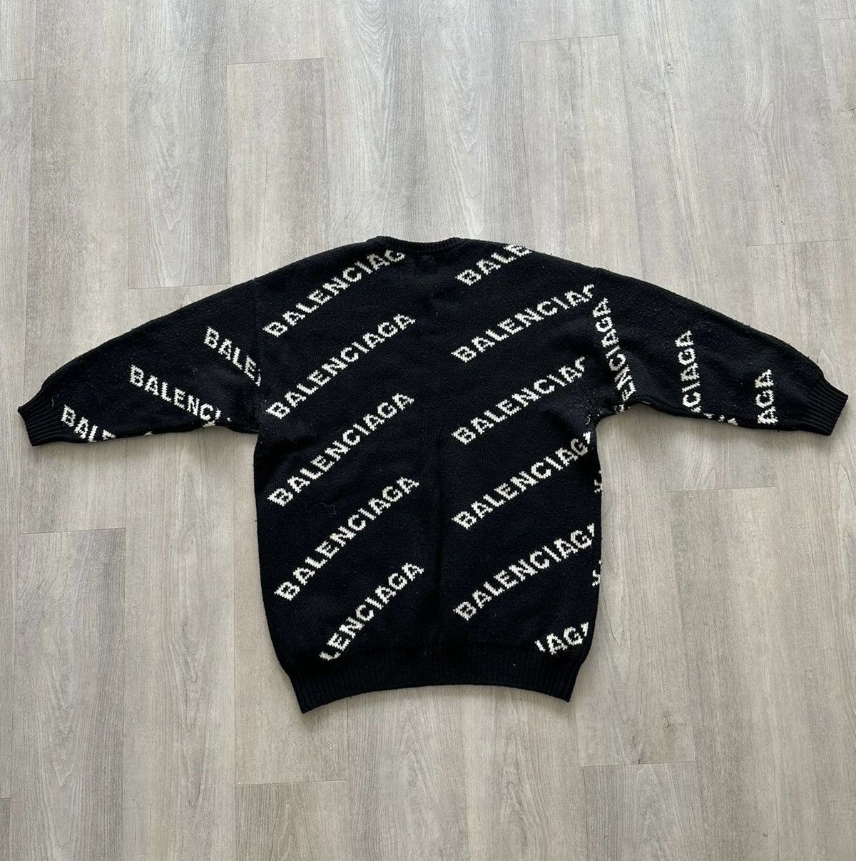 Balenciaga 🔥$1.4K VALUE🔥Balenciaga Allover Logo Print Wool Sweater Size US M / EU 48-50 / 2 - 4 Thumbnail
