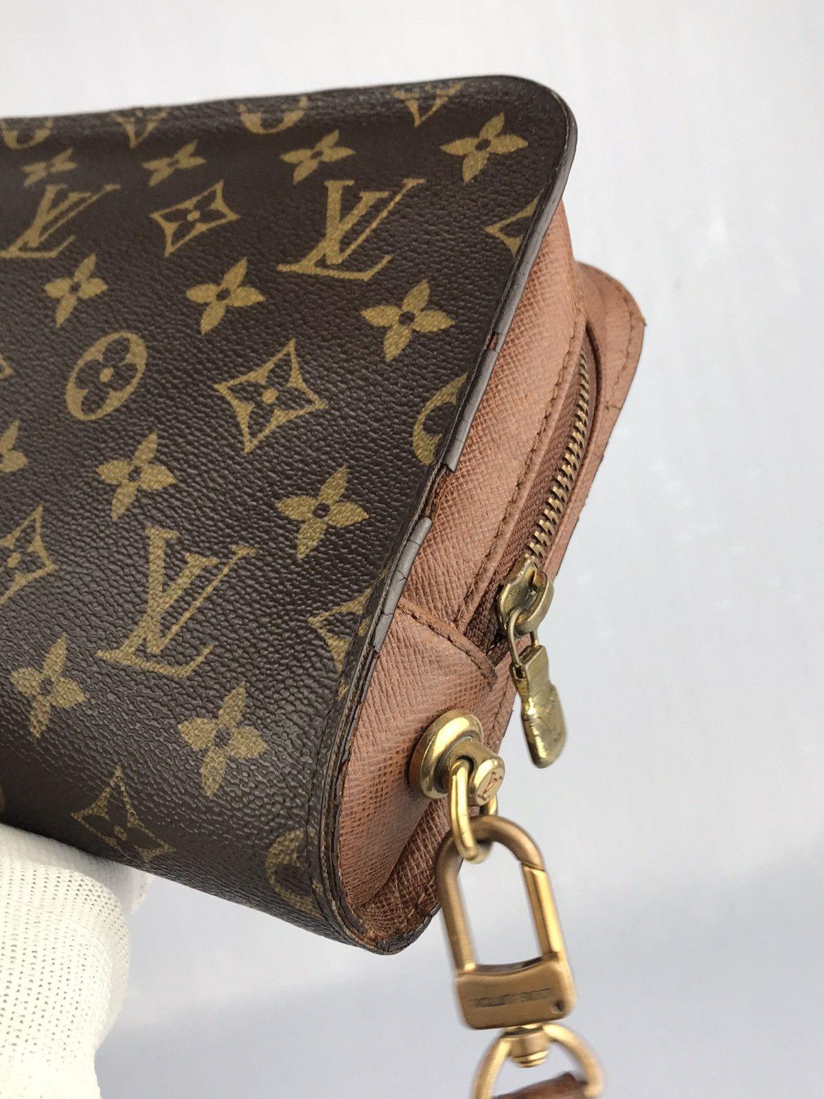 Louis Vuitton ❌Last Drop❌Authentic Louis Vuitton Orsay Monogram Cluthbag Size ONE SIZE - 6 Thumbnail