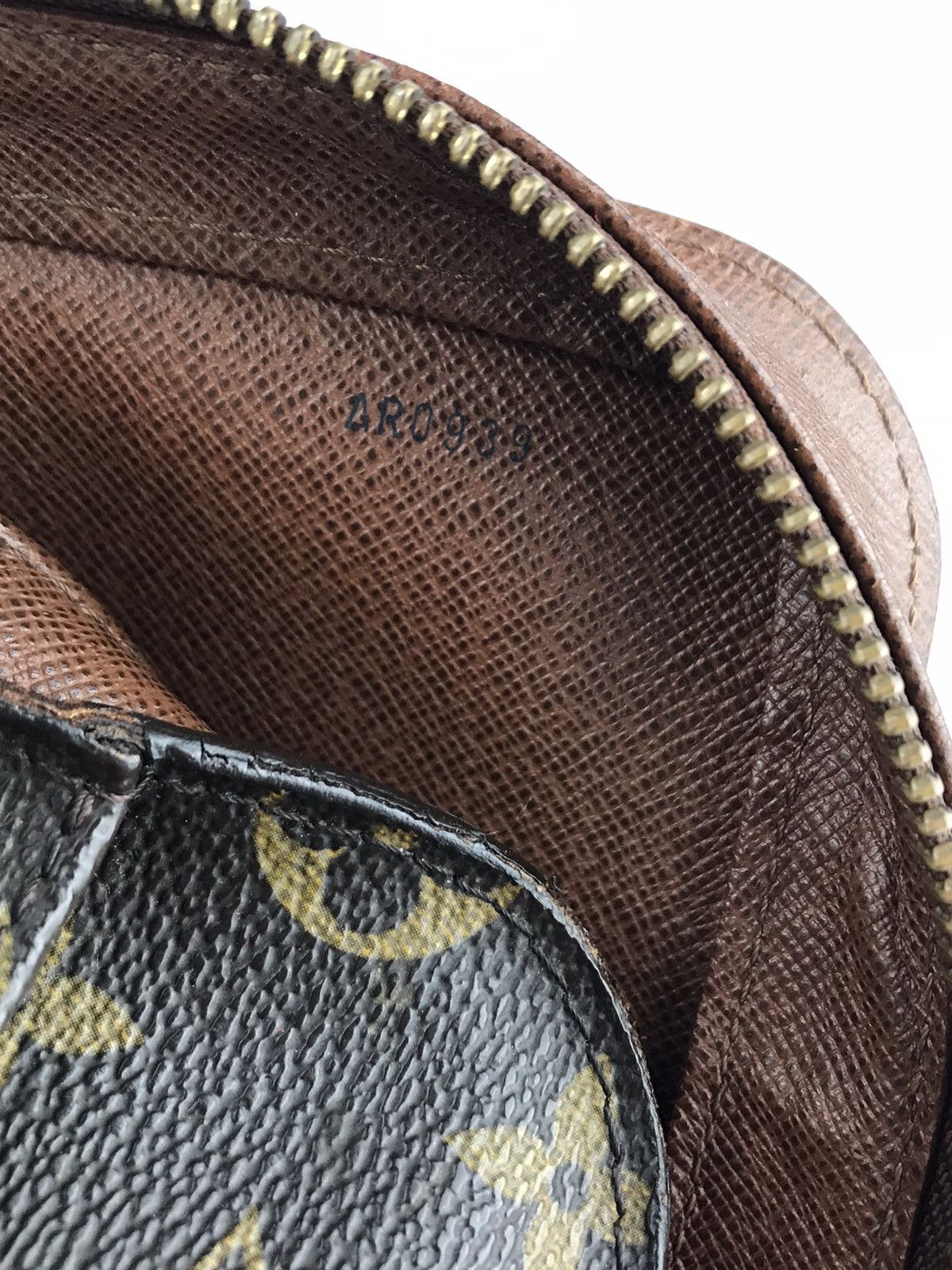 Louis Vuitton ❌Last Drop❌Authentic Louis Vuitton Orsay Monogram Cluthbag Size ONE SIZE - 10 Thumbnail