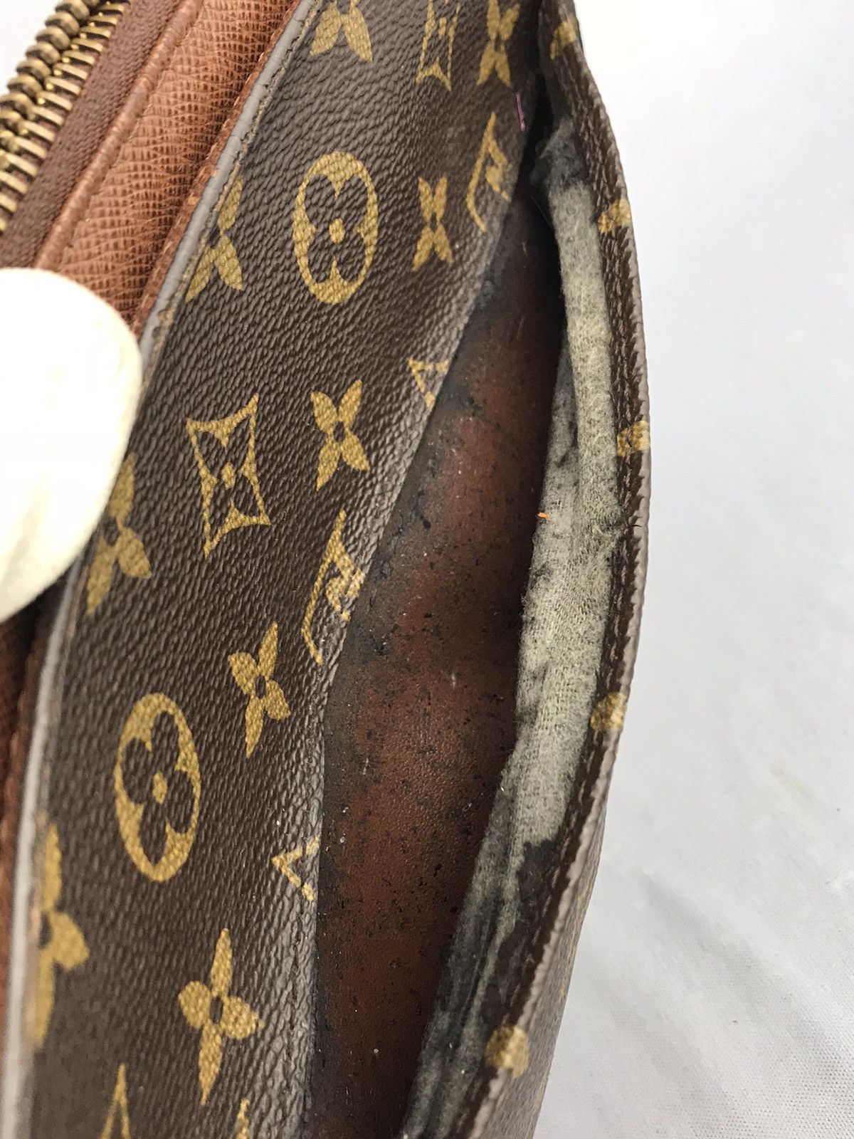 Louis Vuitton ❌Last Drop❌Authentic Louis Vuitton Orsay Monogram Cluthbag Size ONE SIZE - 12 Thumbnail