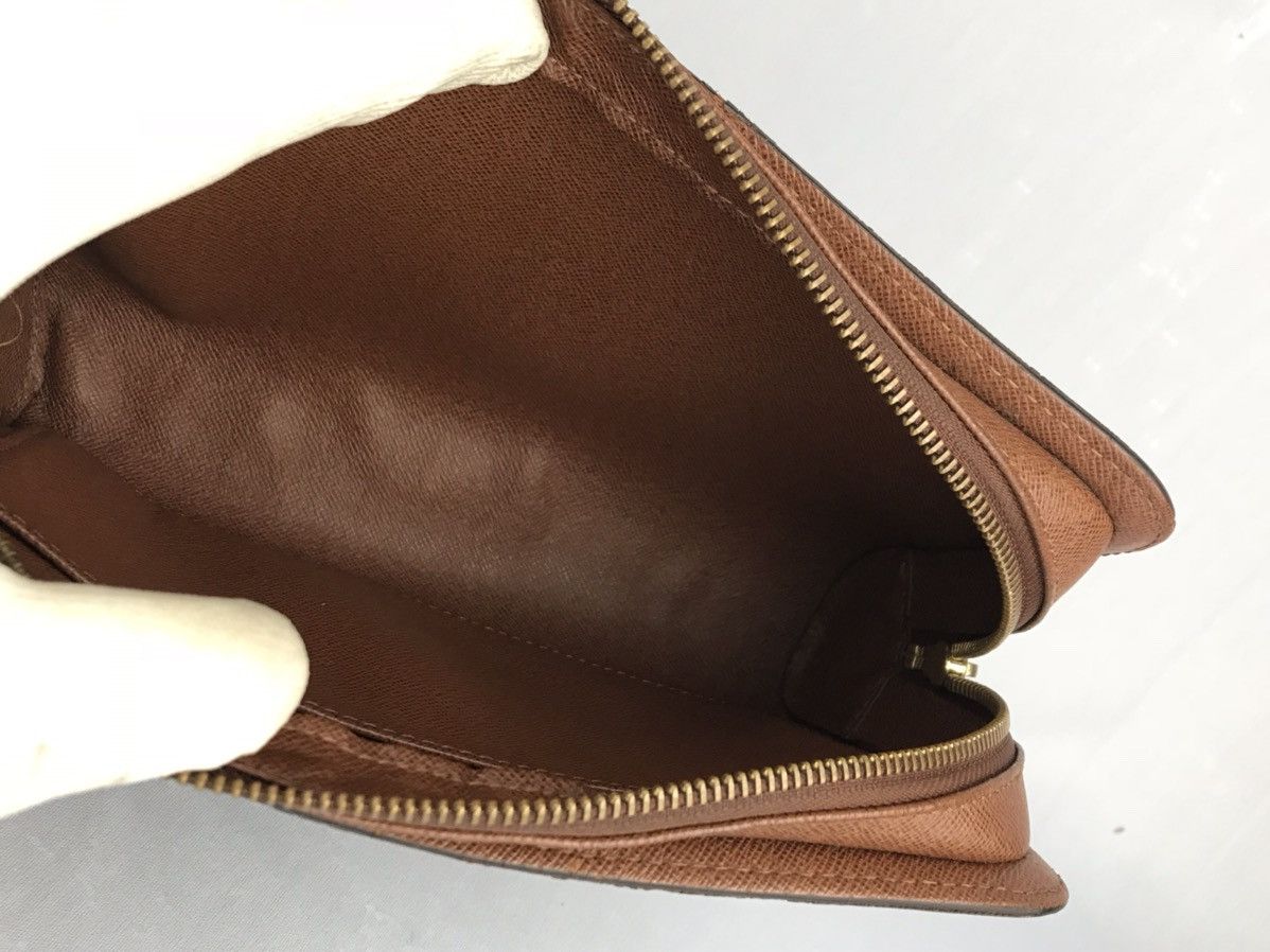 Louis Vuitton ❌Last Drop❌Authentic Louis Vuitton Orsay Monogram Cluthbag Size ONE SIZE - 8 Thumbnail