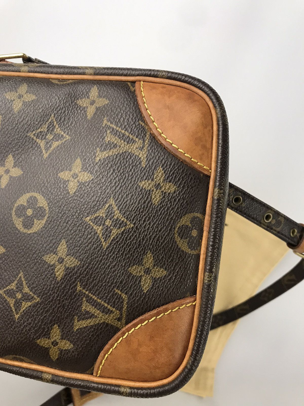 Louis Vuitton 🔥Hot item🔥Auth Louis Vuitton Danube Cross #675 Size ONE SIZE - 3 Thumbnail