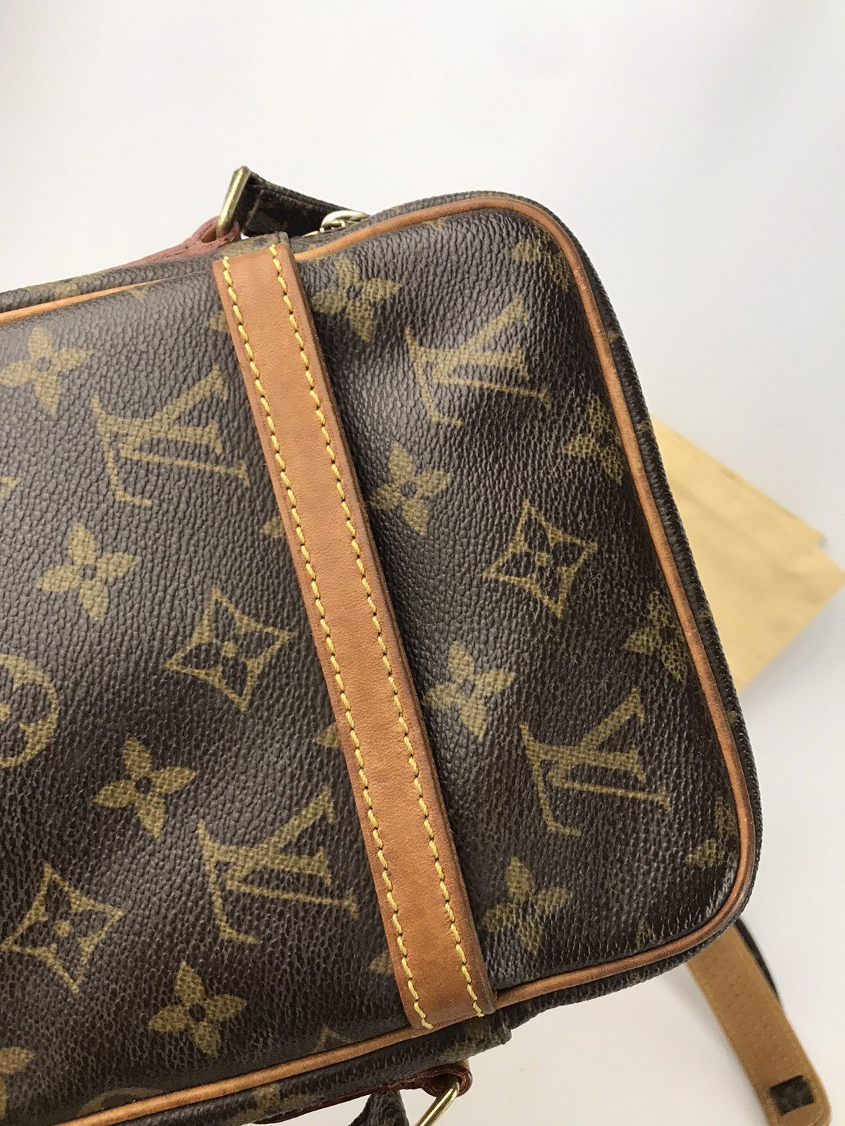 Louis Vuitton 🔥Hot item🔥Auth Louis Vuitton Danube Cross #675 Size ONE SIZE - 14 Thumbnail