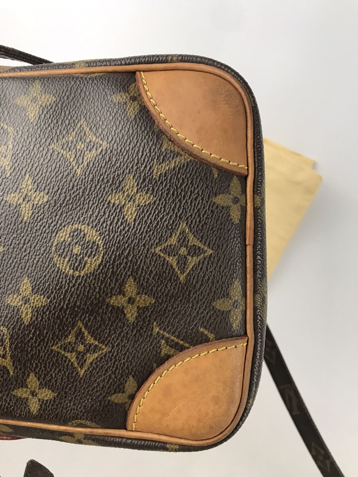 Louis Vuitton 🔥Hot item🔥Auth Louis Vuitton Danube Cross #675 Size ONE SIZE - 4 Thumbnail