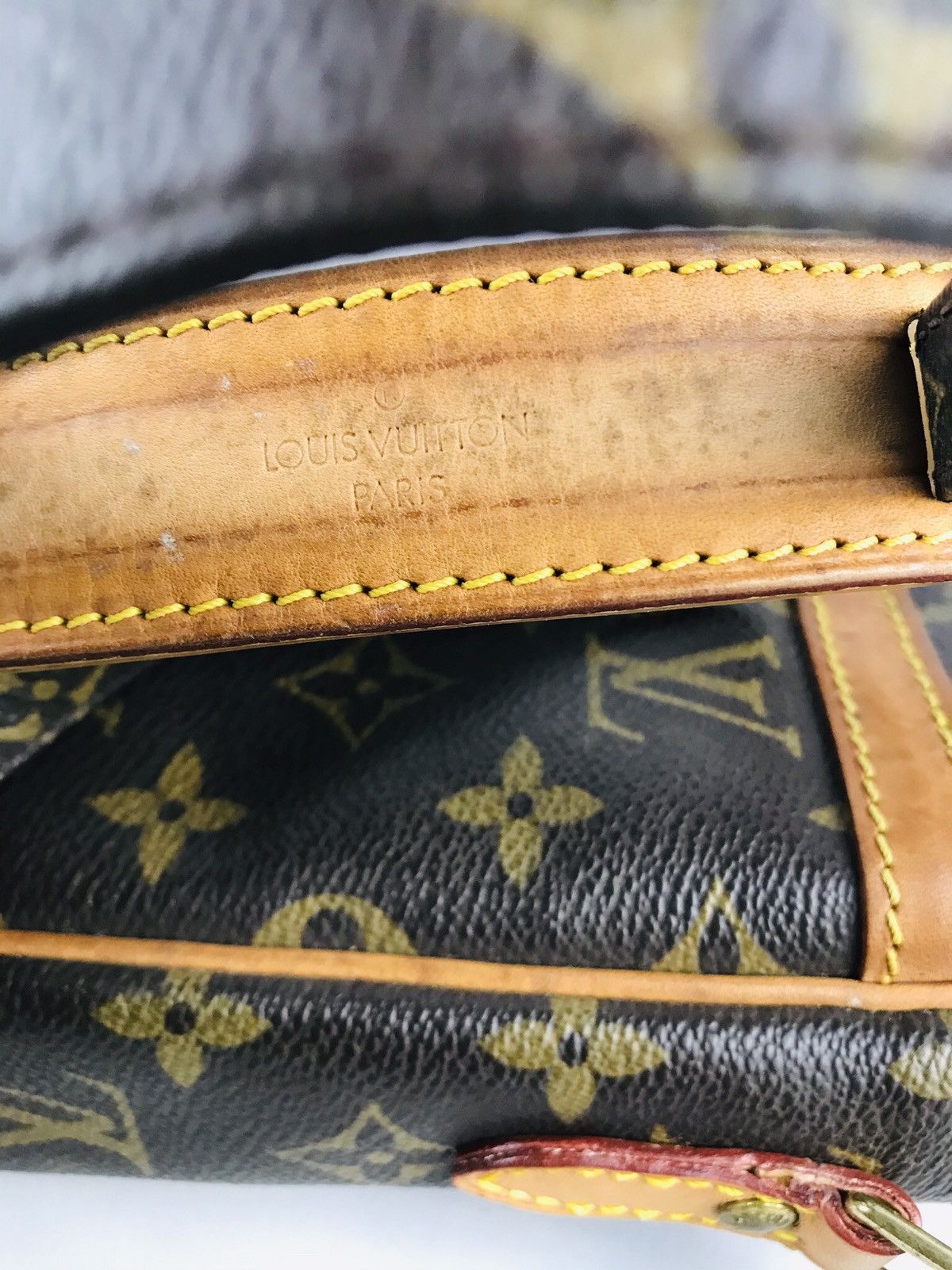 Louis Vuitton 🔥Hot item🔥Auth Louis Vuitton Danube Cross #675 Size ONE SIZE - 12 Thumbnail