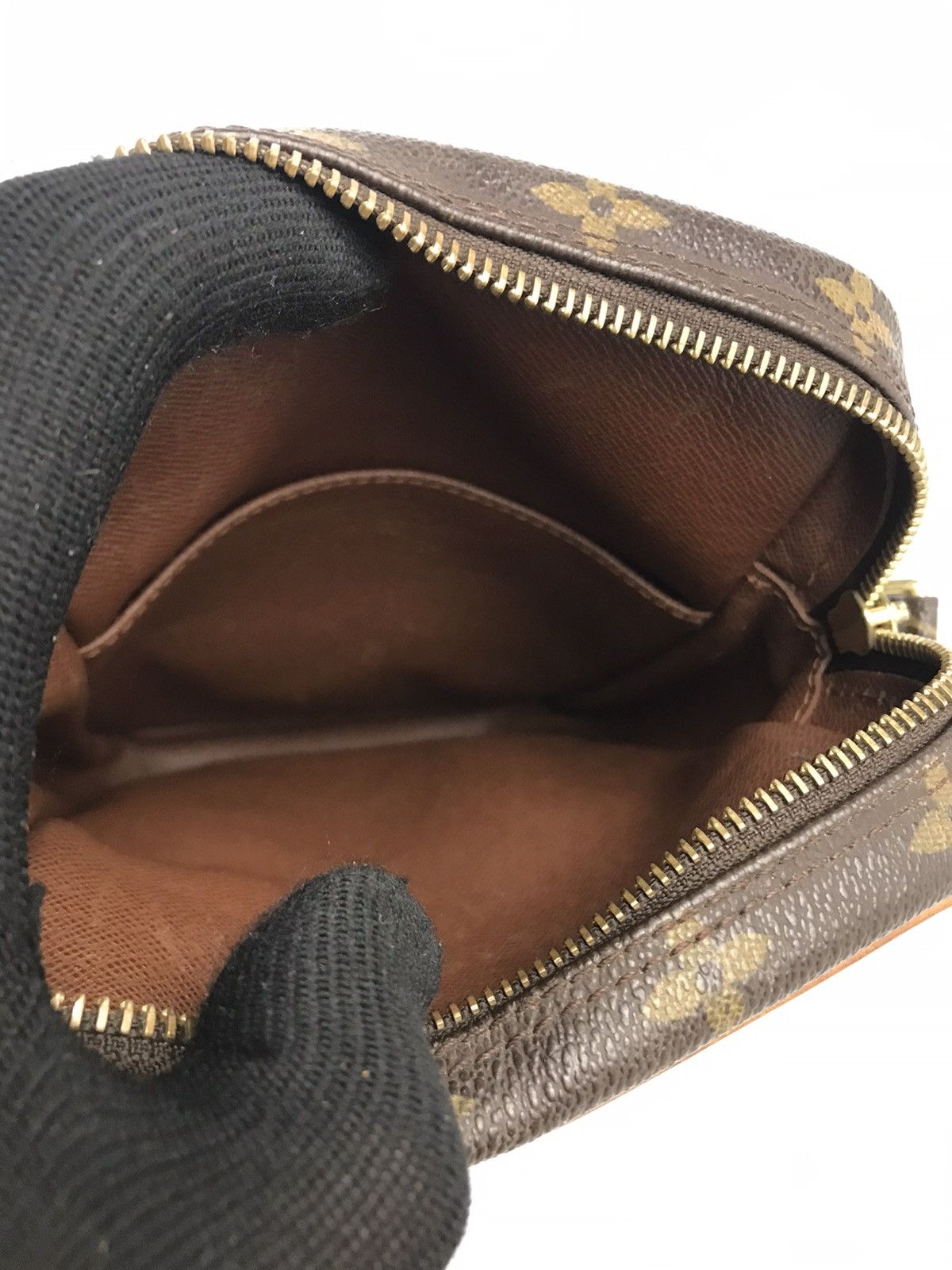 Louis Vuitton 🔥Hot item🔥Auth Louis Vuitton Danube Cross #675 Size ONE SIZE - 19 Thumbnail