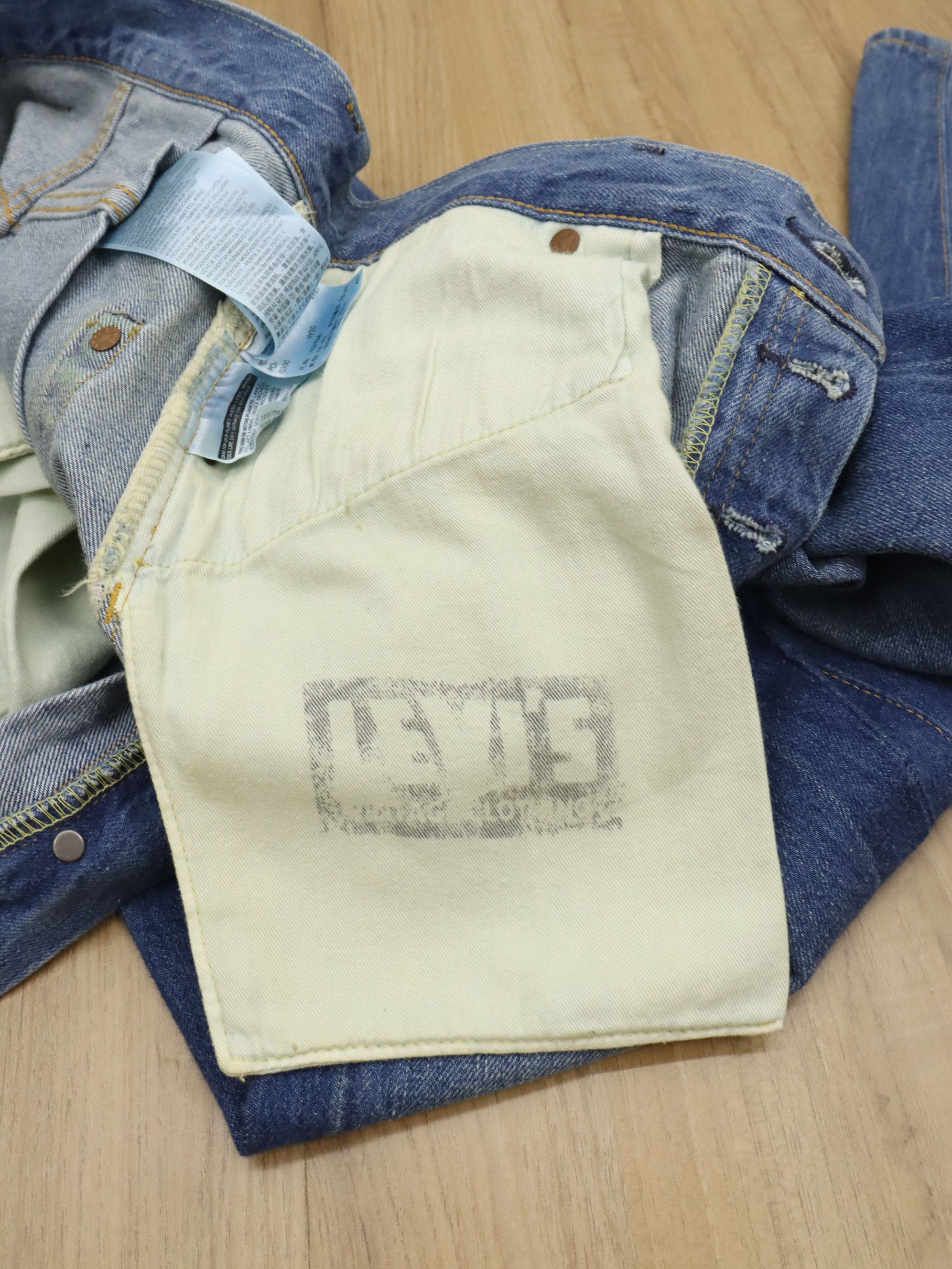 Levi's Vintage Clothing LVC 501XX 1955 50s Model Selvedge Big E Loose Straight Jean Size US 30 / EU 46 - 24 Thumbnail