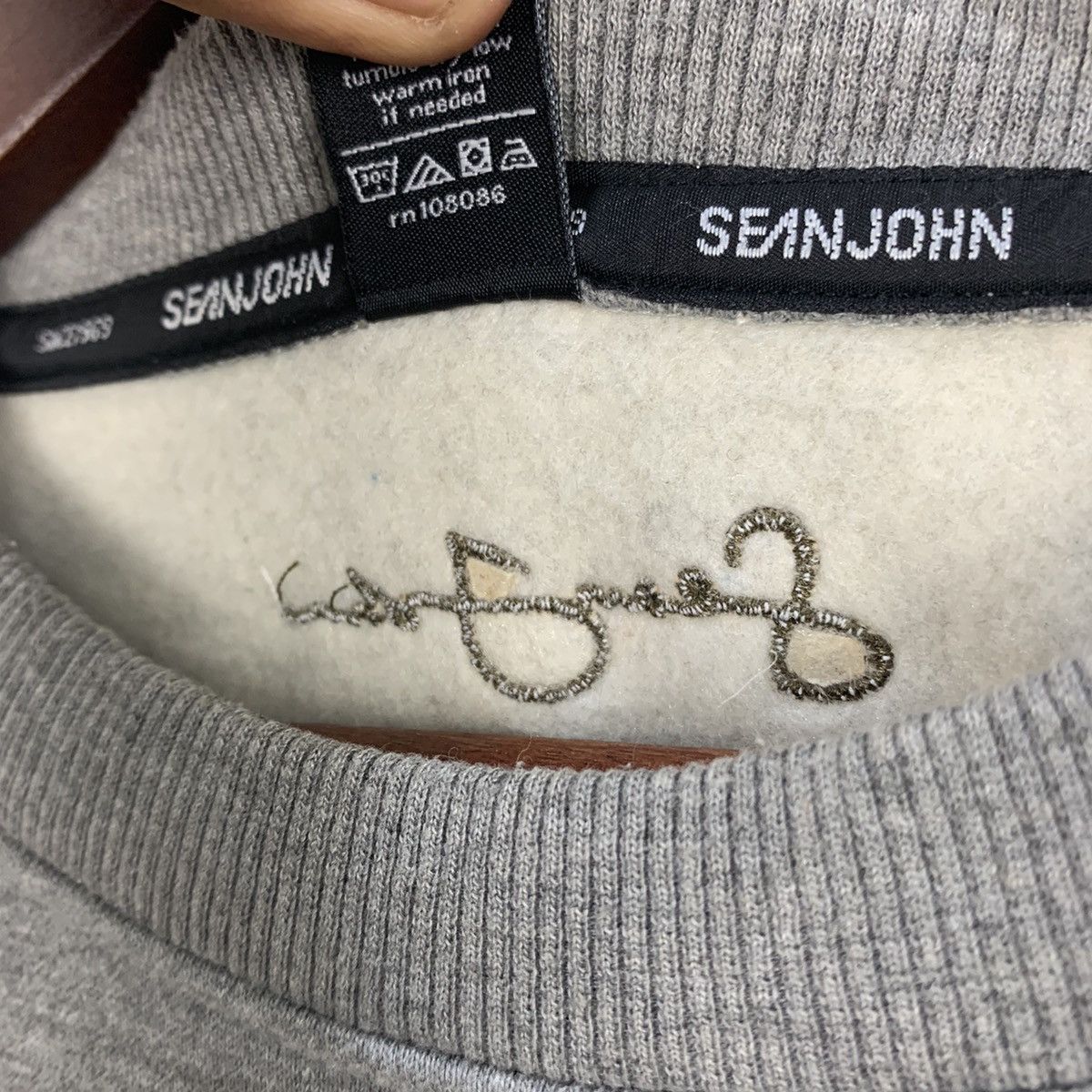 Sean John SEAN JOHN Vtg 90s Embroidered Handcraft Spellout Sweatshirt Size US XXL / EU 58 / 5 - 20 Thumbnail
