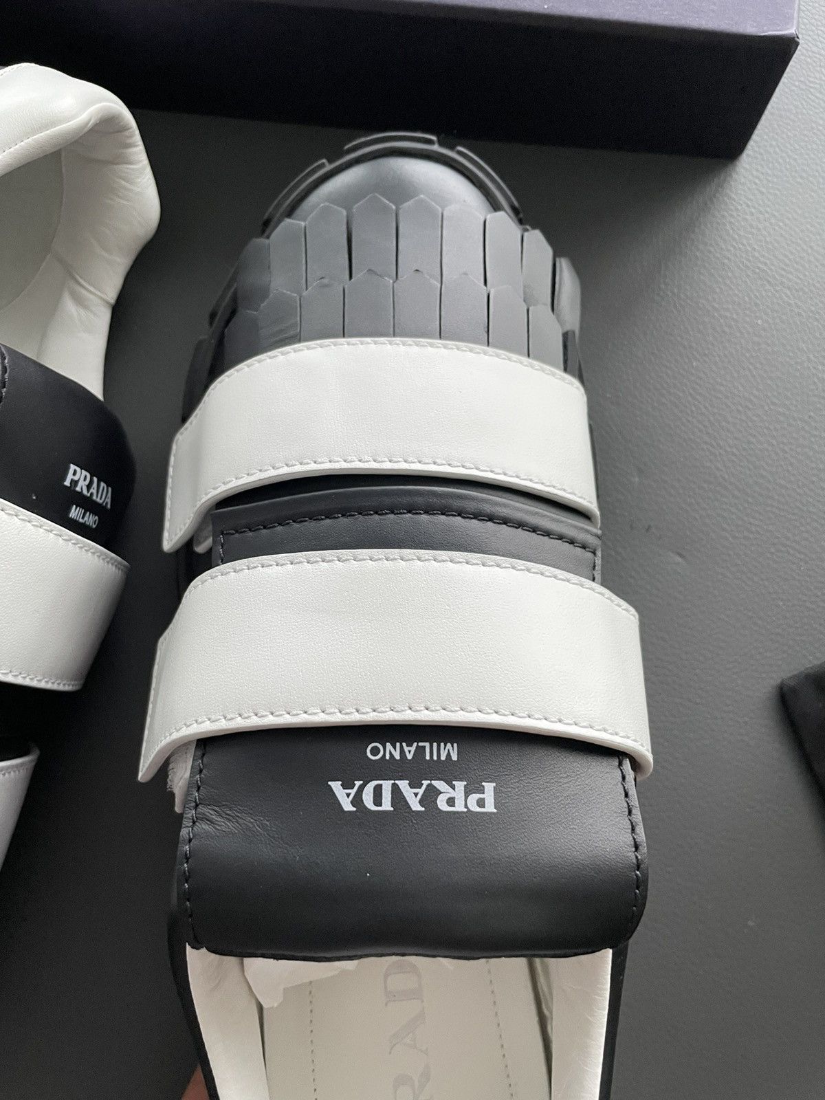 Prada BrandNew Limited Edition Runway Prada Logo Leather Sneakers Size US 10 / EU 43 - 3 Thumbnail