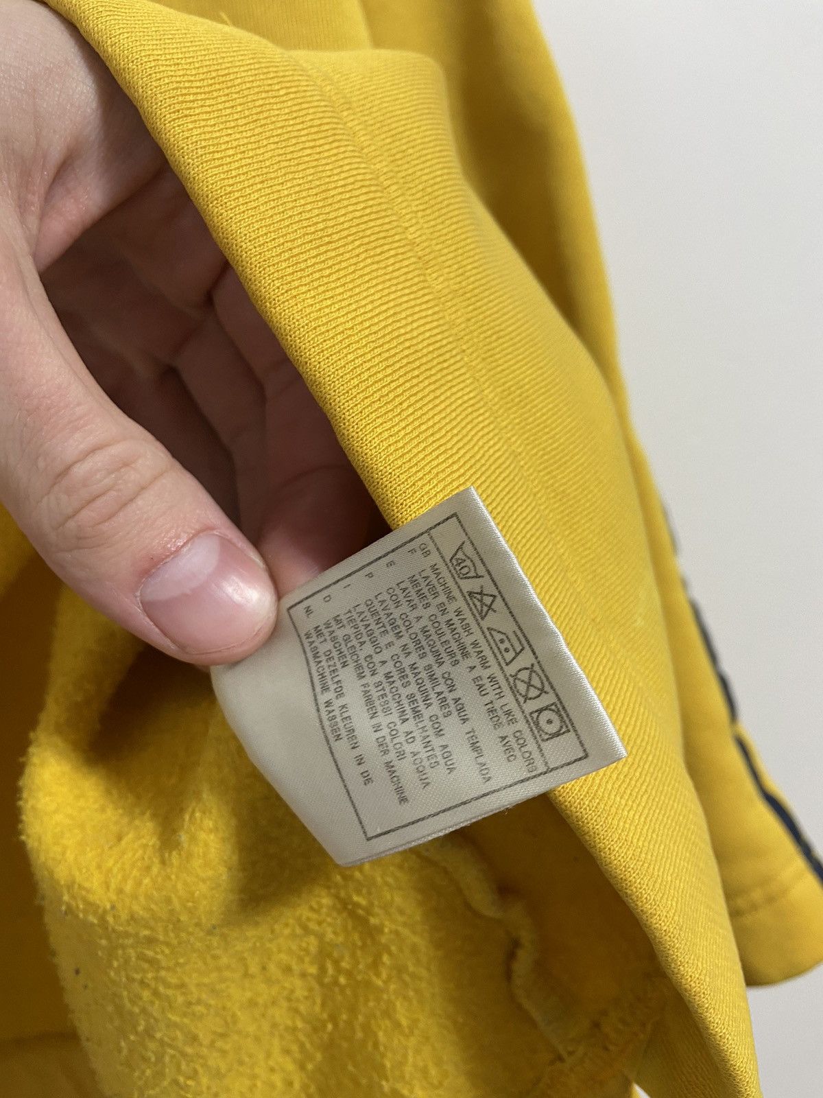Vintage Nike vintage the sweatshirt is saturated yellow Size US M / EU 48-50 / 2 - 13 Thumbnail