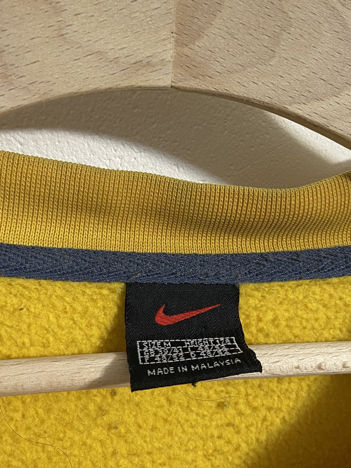 Vintage Nike vintage the sweatshirt is saturated yellow Size US M / EU 48-50 / 2 - 3 Thumbnail