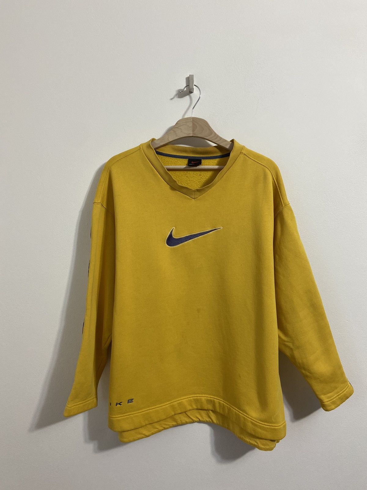 Vintage Nike vintage the sweatshirt is saturated yellow Size US M / EU 48-50 / 2 - 1 Thumbnail