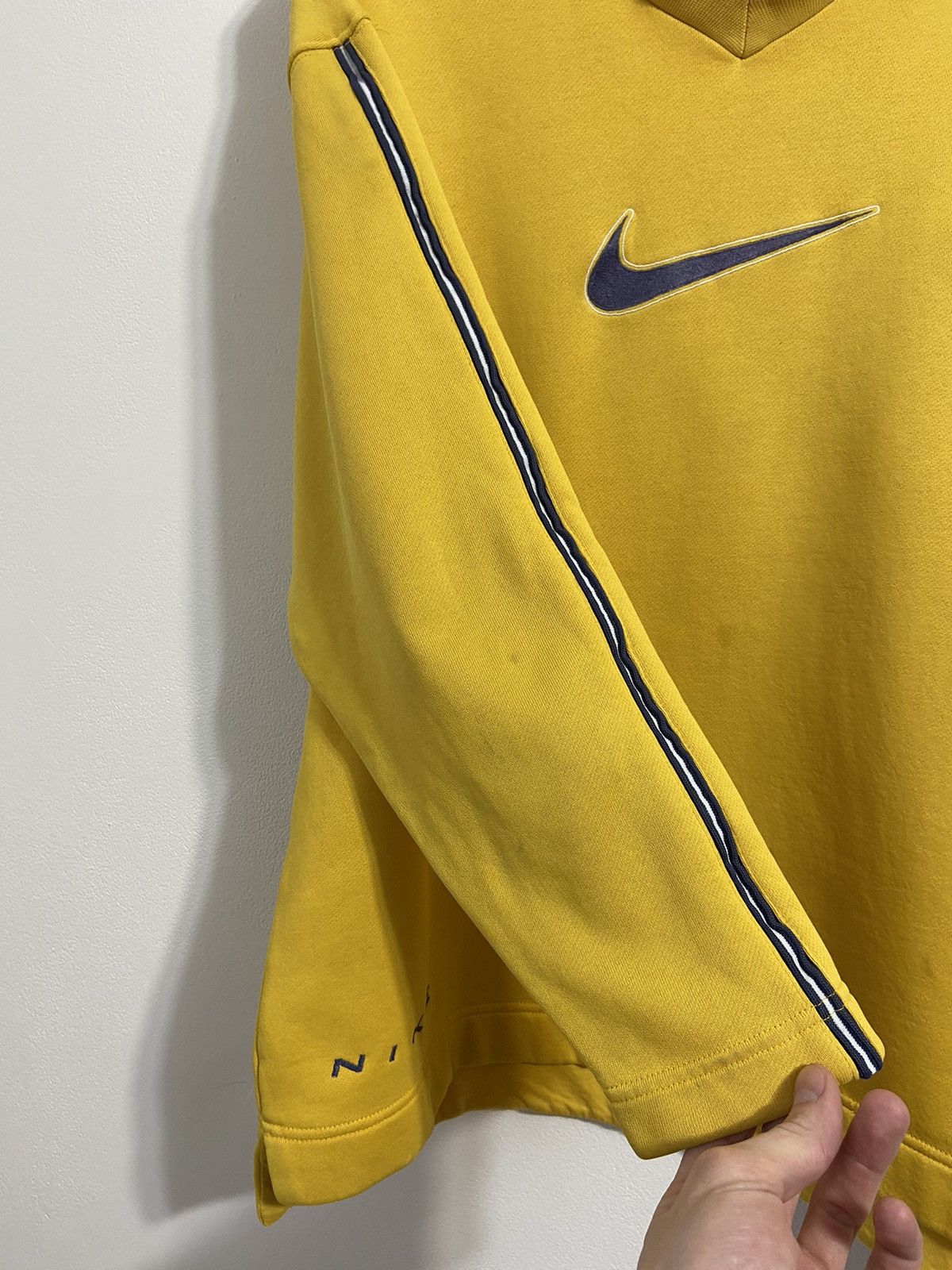 Vintage Nike vintage the sweatshirt is saturated yellow Size US M / EU 48-50 / 2 - 8 Thumbnail