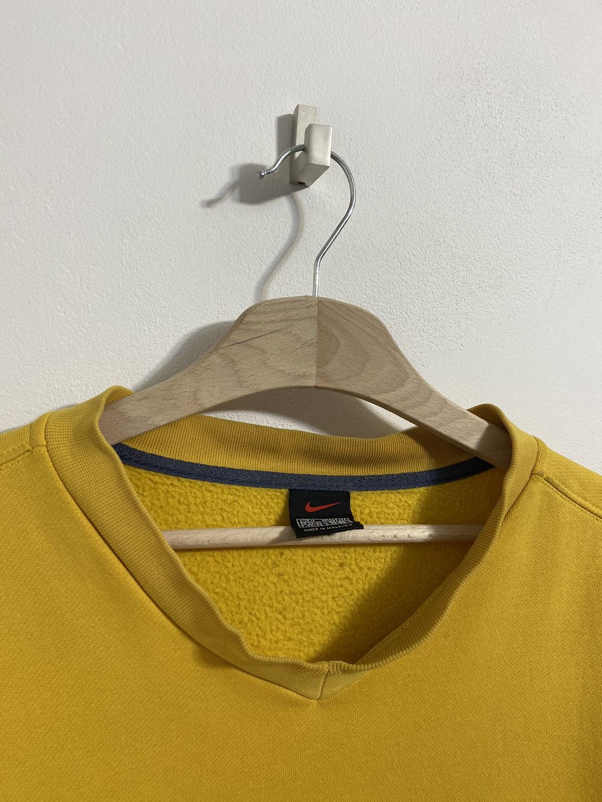 Vintage Nike vintage the sweatshirt is saturated yellow Size US M / EU 48-50 / 2 - 2 Thumbnail