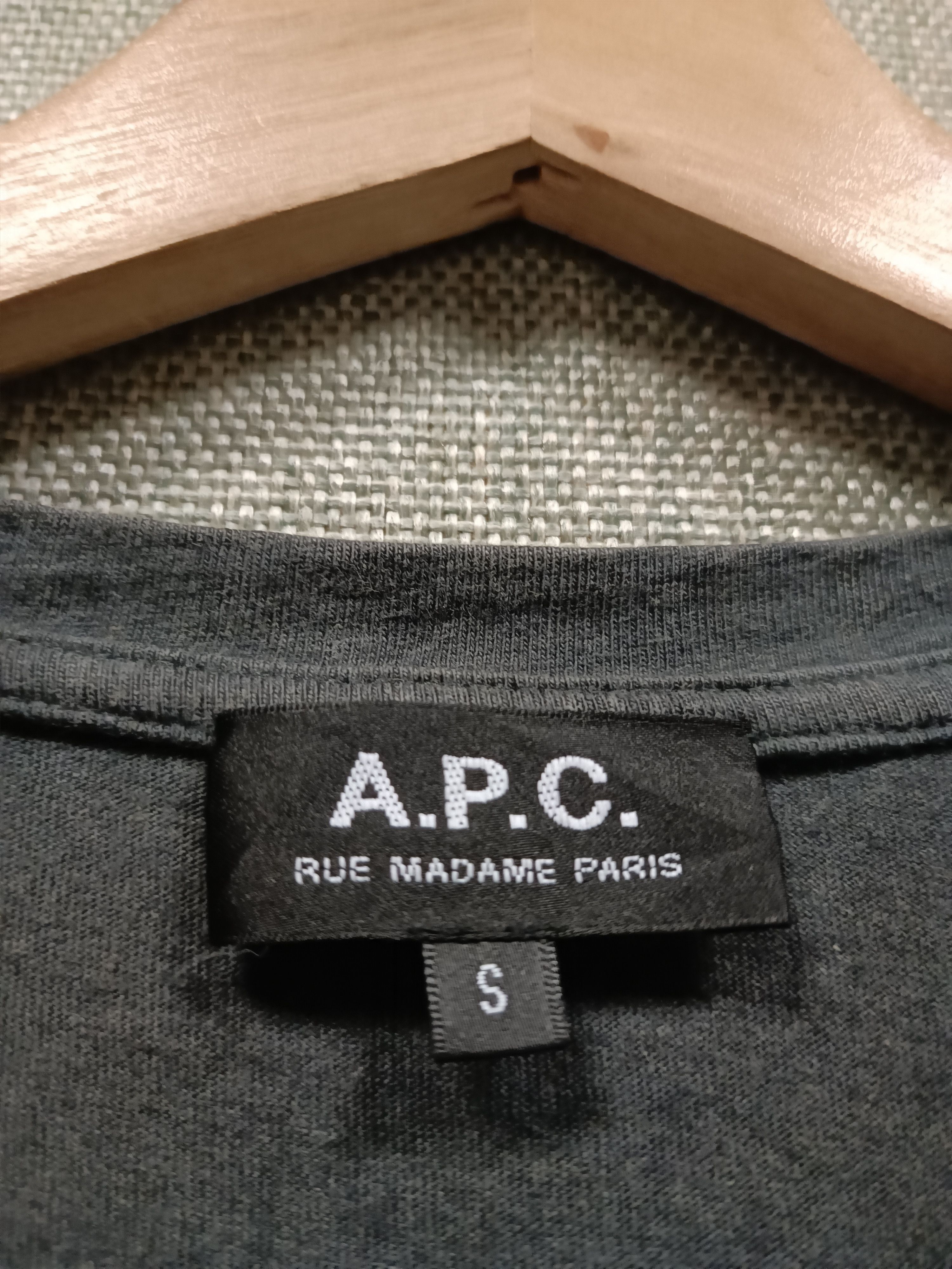 A.P.C. t shirt A.P.C single pocket Size US S / EU 44-46 / 1 - 2 Thumbnail