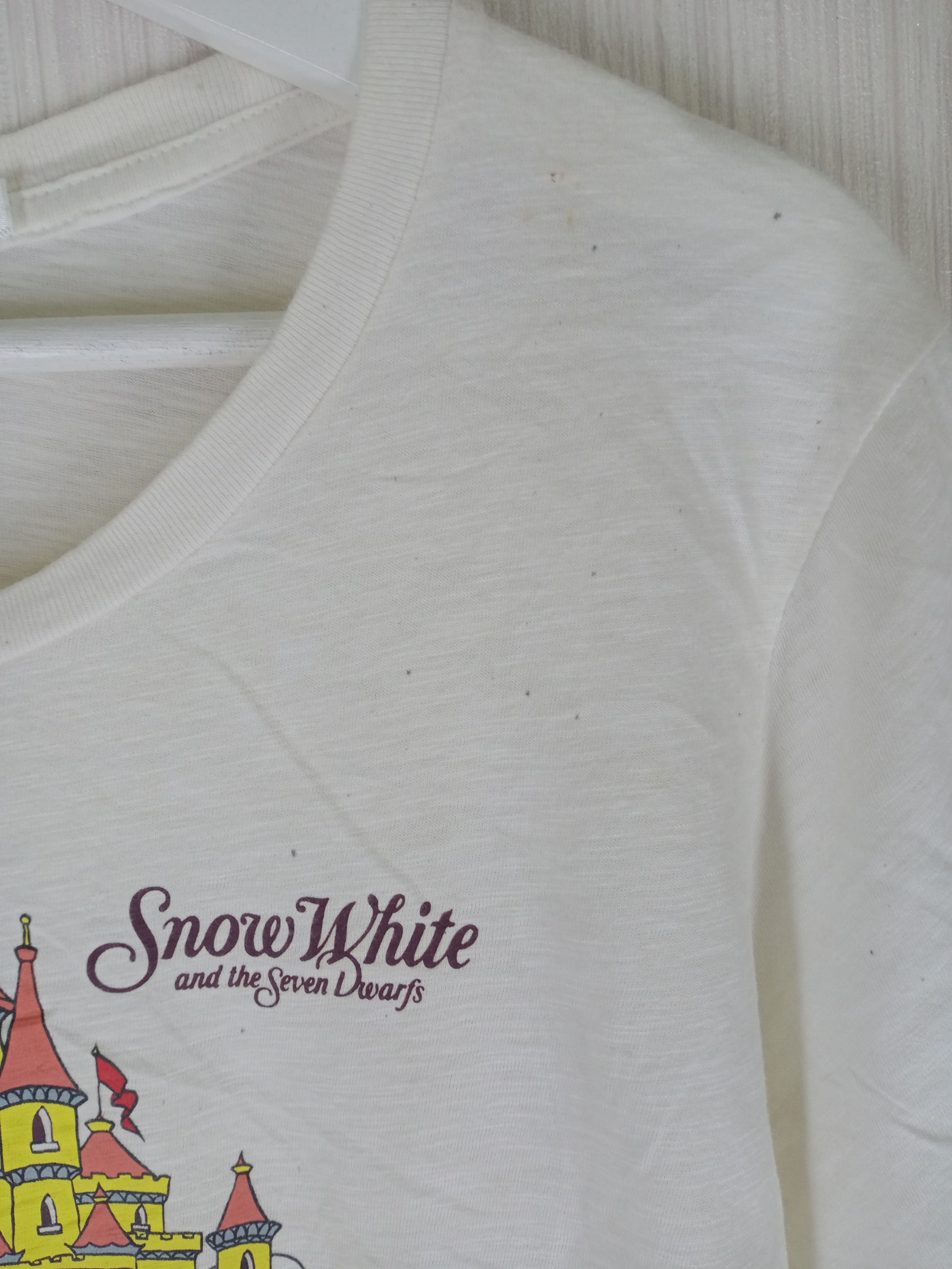 Undercover × Uniqlo Undercover Uniqlo Snow White Tshirt Size US S / EU 44-46 / 1 - 3 Thumbnail