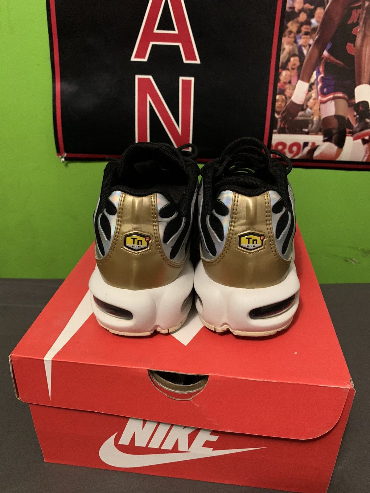 Nike Air Max Plus TN Black/Metallic Gold-White Silver Size US 7 / EU 40 - 3 Thumbnail