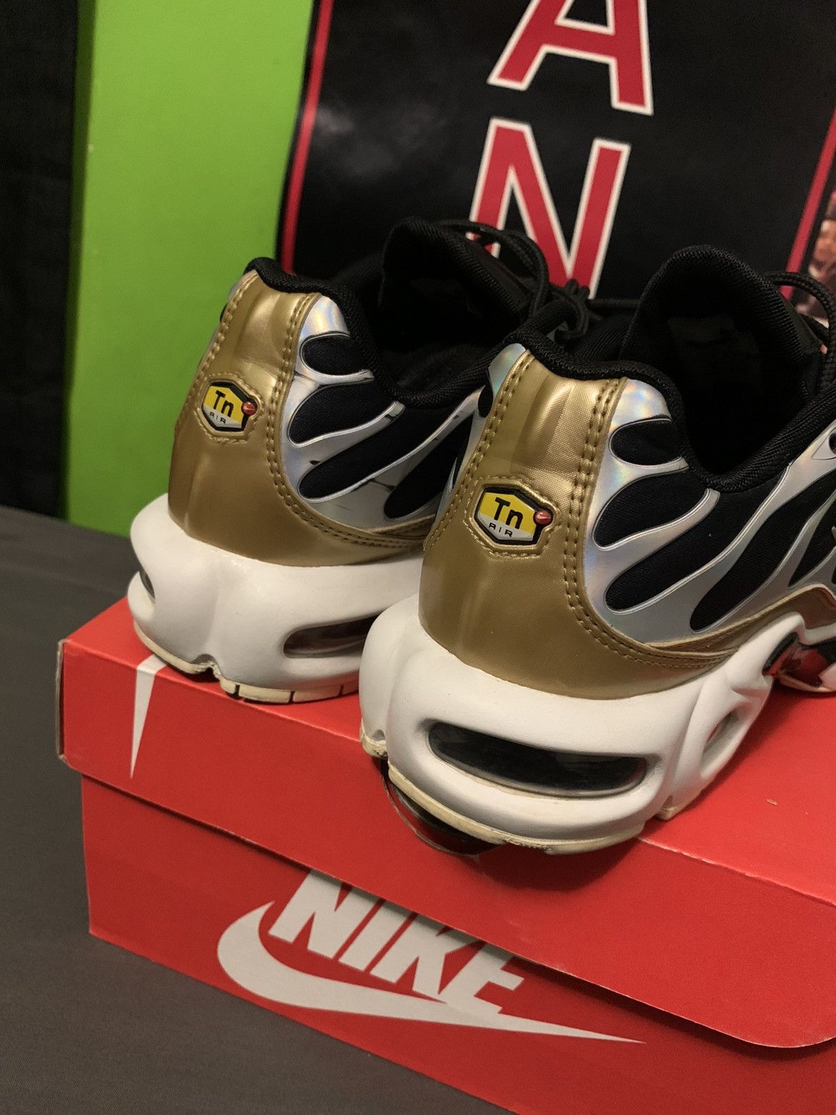 Nike Air Max Plus TN Black/Metallic Gold-White Silver Size US 7 / EU 40 - 6 Thumbnail