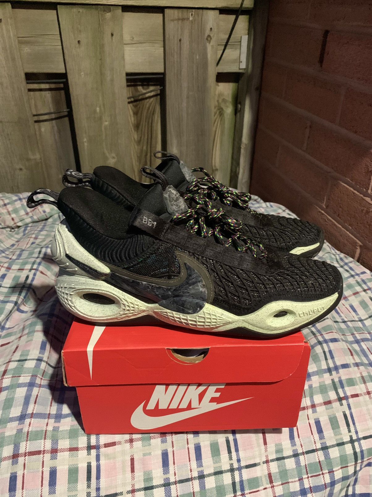 Nike Cosmic Unity Green Glow Size US 9 / EU 42 - 1 Thumbnail