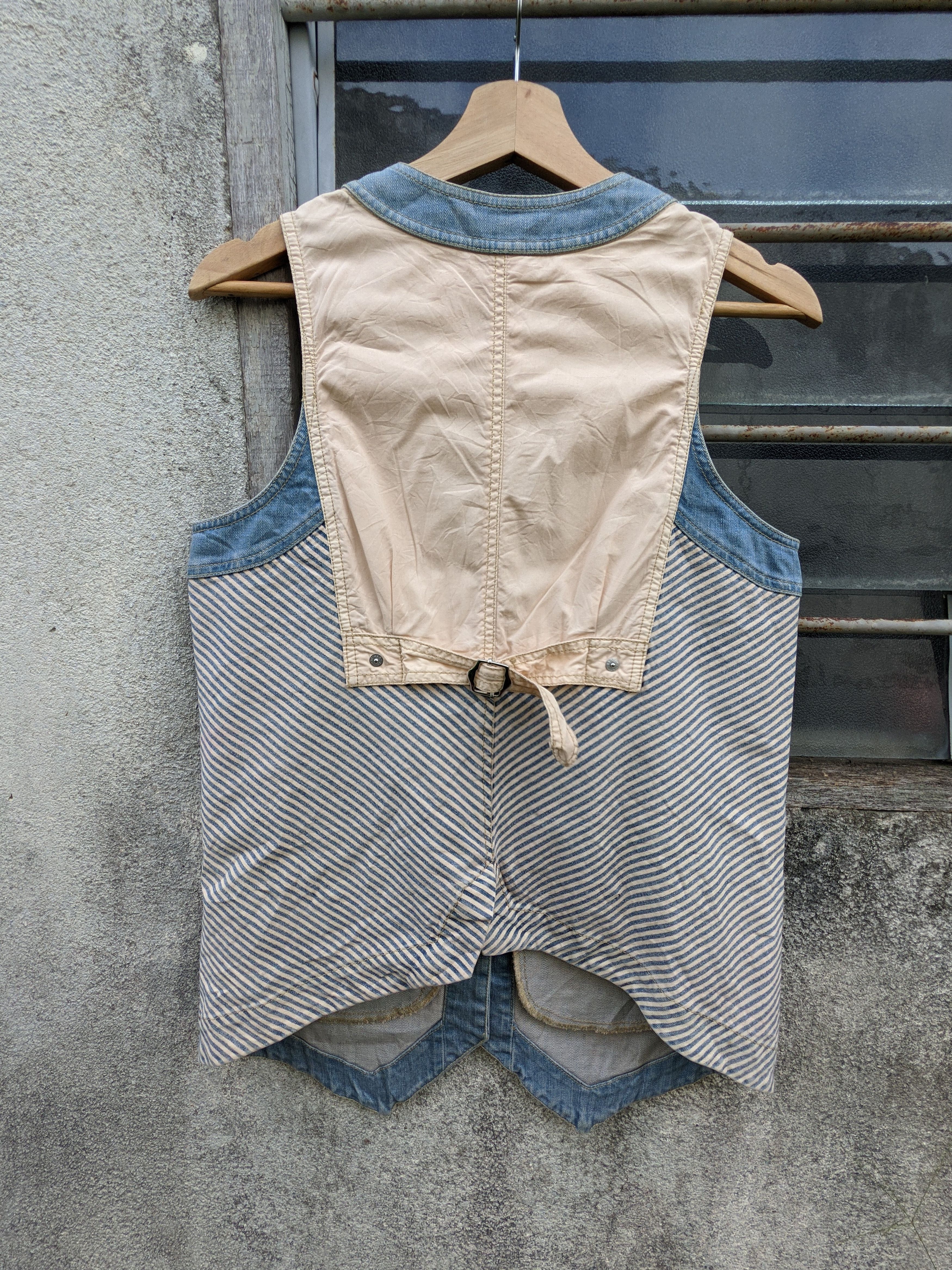 Marc Jacobs ⚡️Steals⚡️Marc Jacobs Denim Vest Buckle Back Size US XS / EU 42 / 0 - 6 Thumbnail