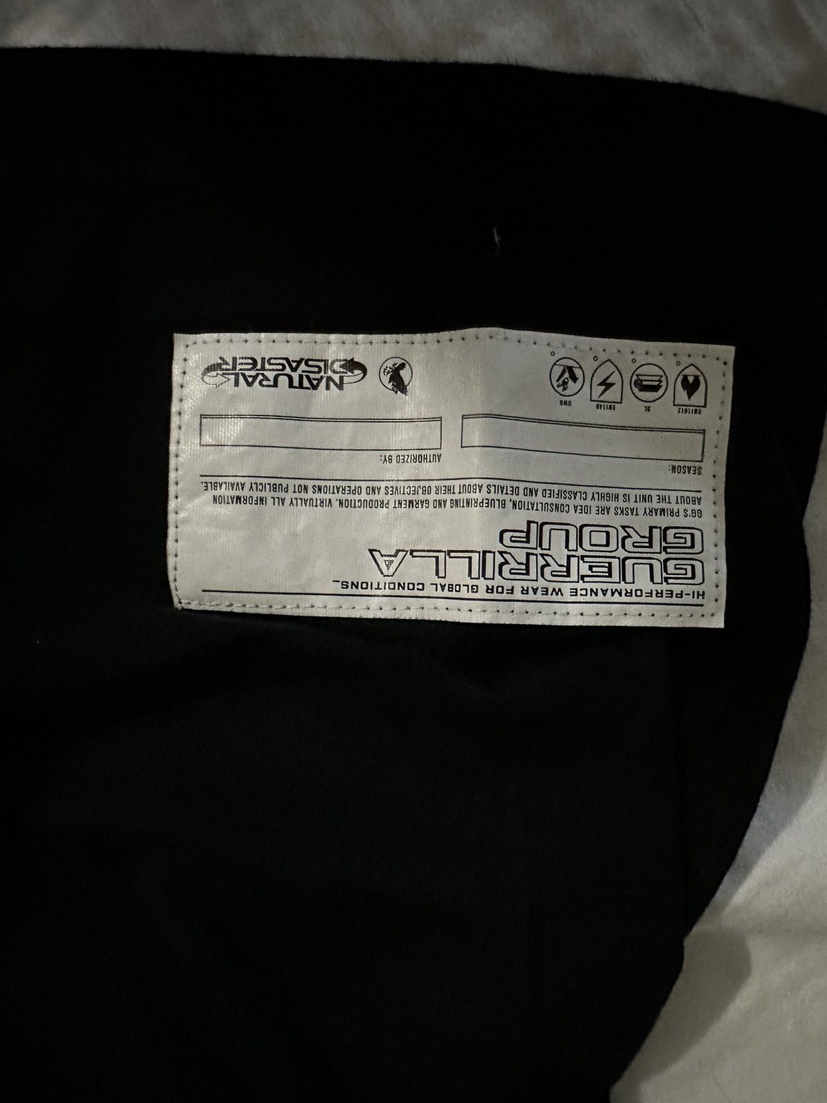 Guerilla Group × Guerrilla Group Guerrilla Group Black T-shirt 20S-ES-GT03 Size US S / EU 44-46 / 1 - 8 Thumbnail