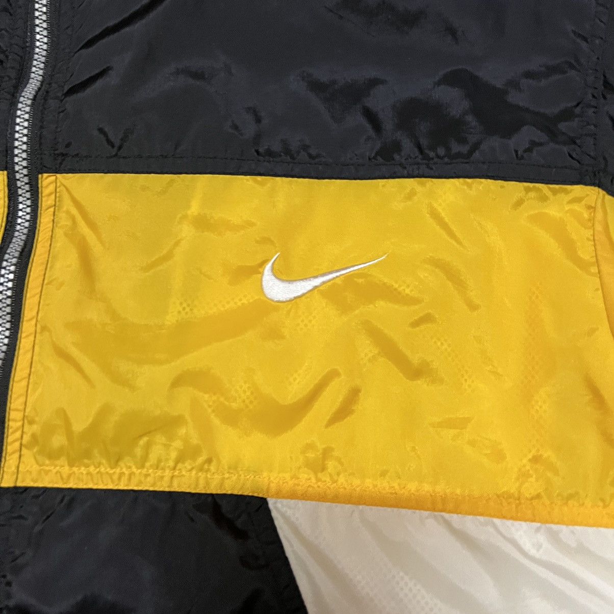 Nike Vintage Nike Jacket Big Logo Size US L / EU 52-54 / 3 - 6 Thumbnail
