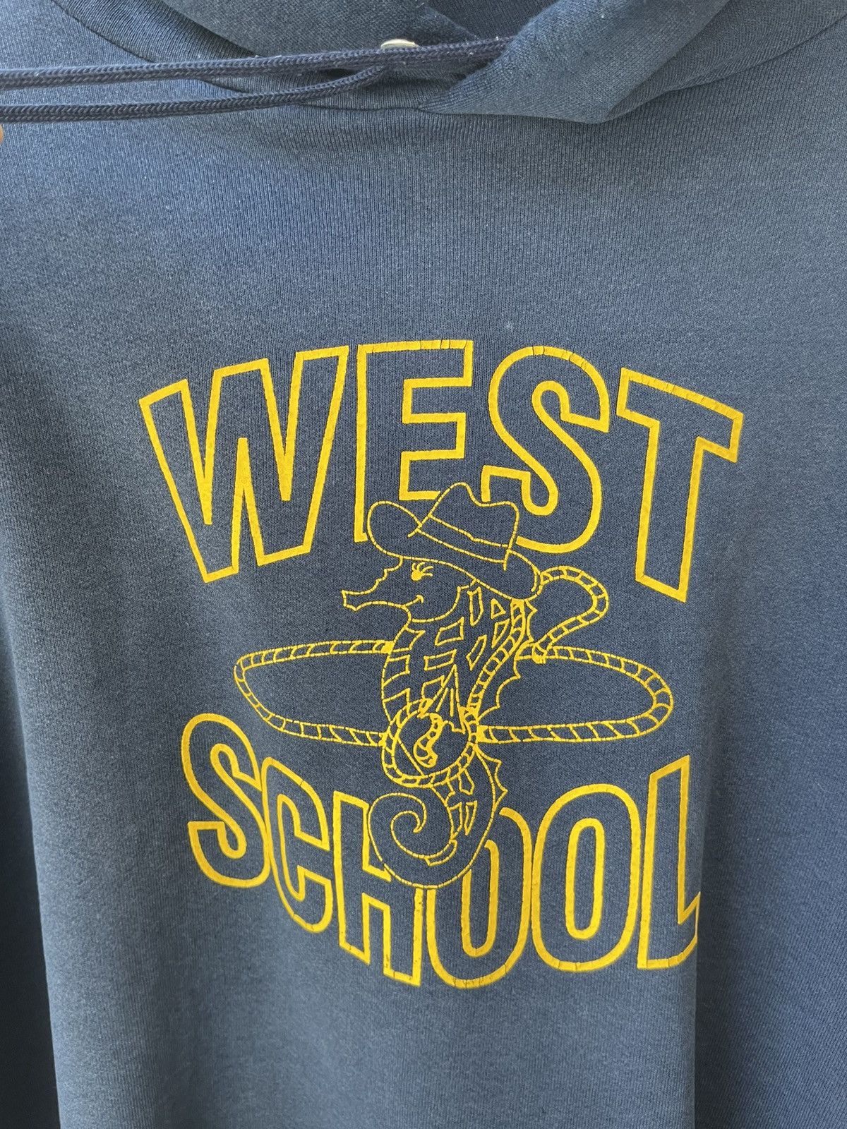 Vintage Vintage Seahorse WEST School Hoodie THRASHED XL XXL Size US XL / EU 56 / 4 - 3 Thumbnail