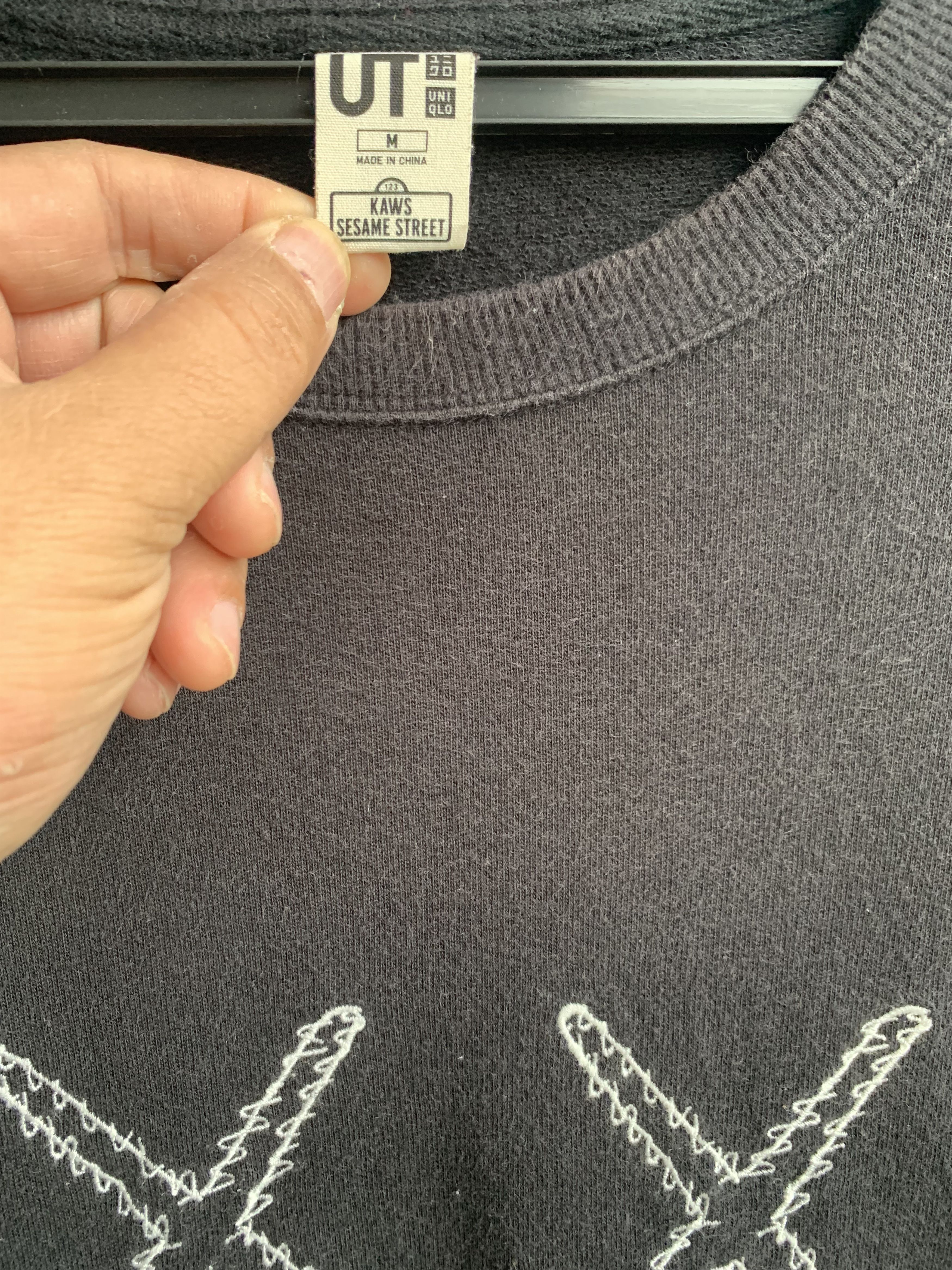 Kaws × Uniqlo Kaws collab Uniqlo Sweatshirt Size US M / EU 48-50 / 2 - 2 Thumbnail