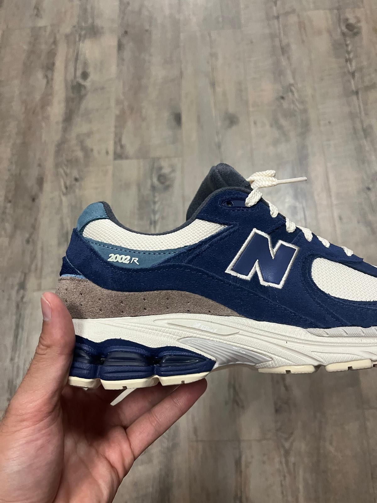 New Balance o1rshd1 2002R Trainer in Multicolor Size US 9.5 / EU 42-43 - 2 Thumbnail