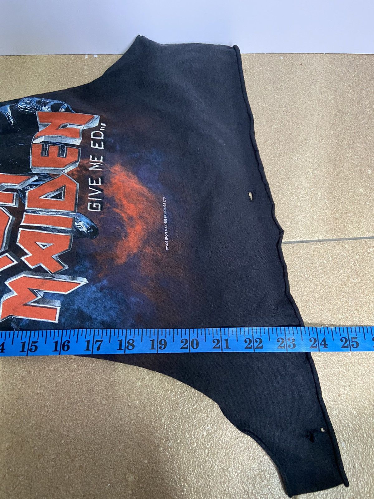 Iron Maiden IRON MAIDEN GIVE ME ED ROCK SHIRT VINTAGE 2003 (DISTRESSED) Size US M / EU 48-50 / 2 - 15 Thumbnail