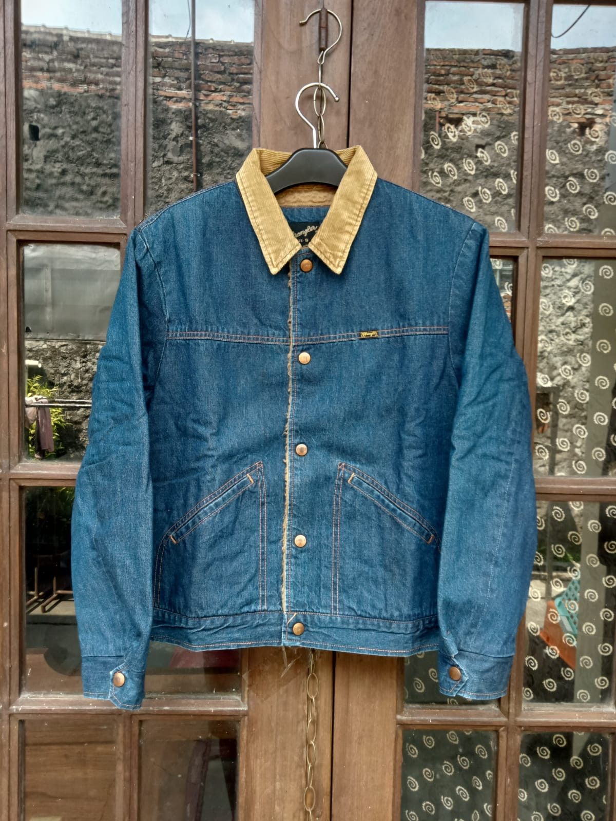 Vintage Vintage Wrangler Denim Jacket Sherpa Mens Small Size US XS / EU 42 / 0 - 1 Thumbnail